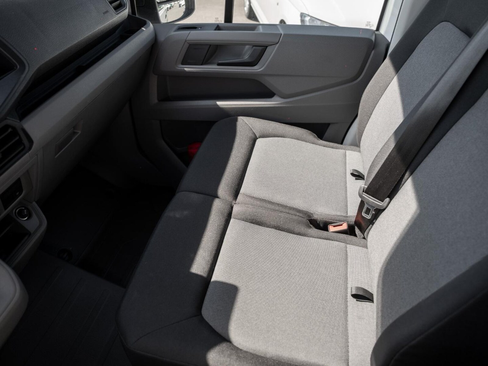 Volkswagen Crafter Kasten mittlerer Radstand – Bild 17