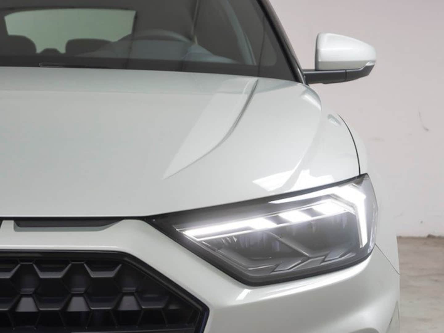 Bild über Audi A1 Sportback S line 35 TFSI S tronic - für weitere Informationen kontaktieren Sie den Audi Partner