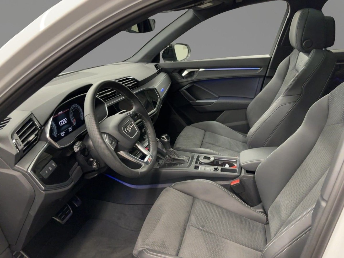 Bild über Audi Q3 TDI quattro 142 kW S tronic - für weitere Informationen kontaktieren Sie den Audi Partner