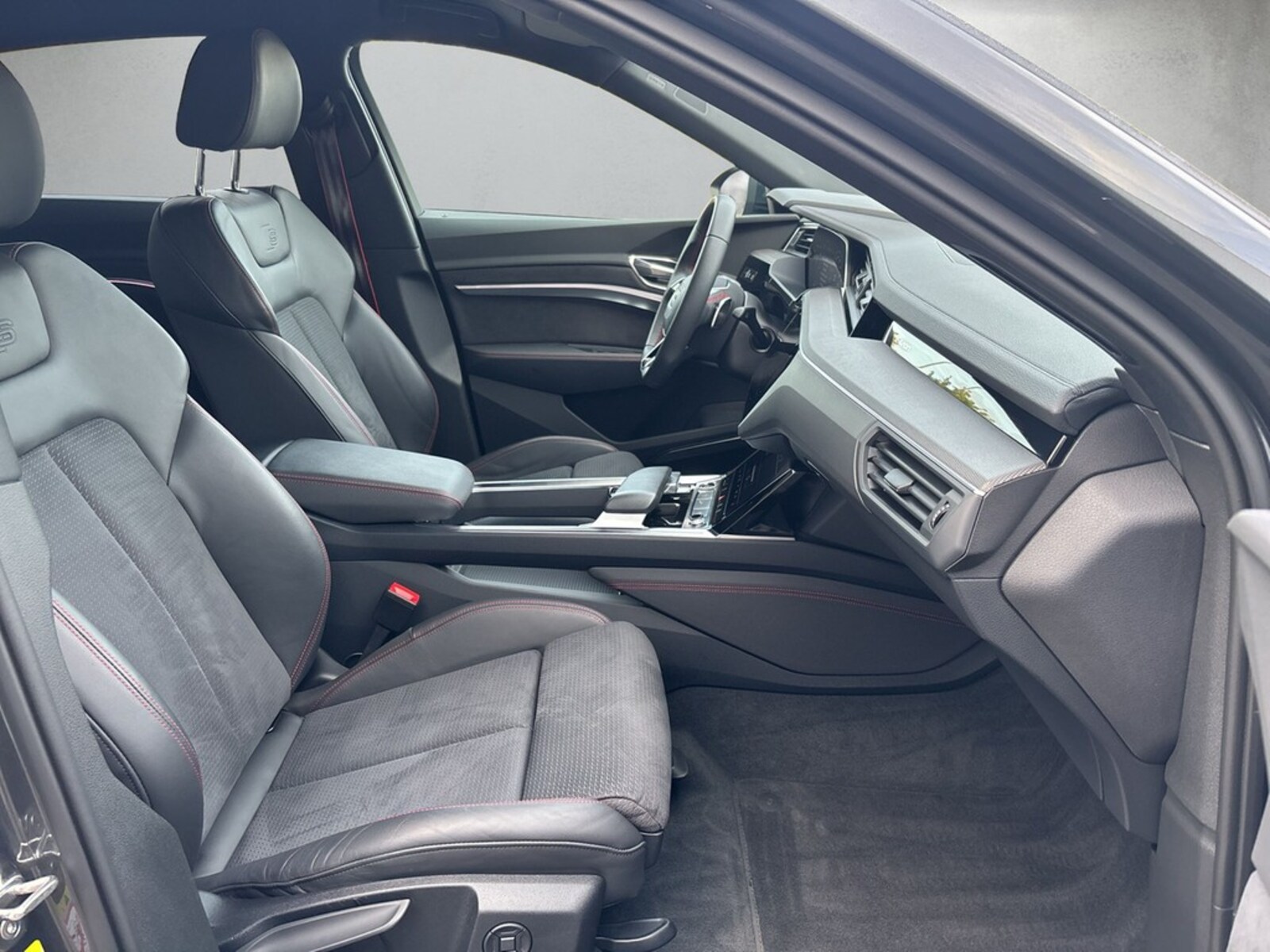 Audi Q8 Sportback e-tron – Bild 14