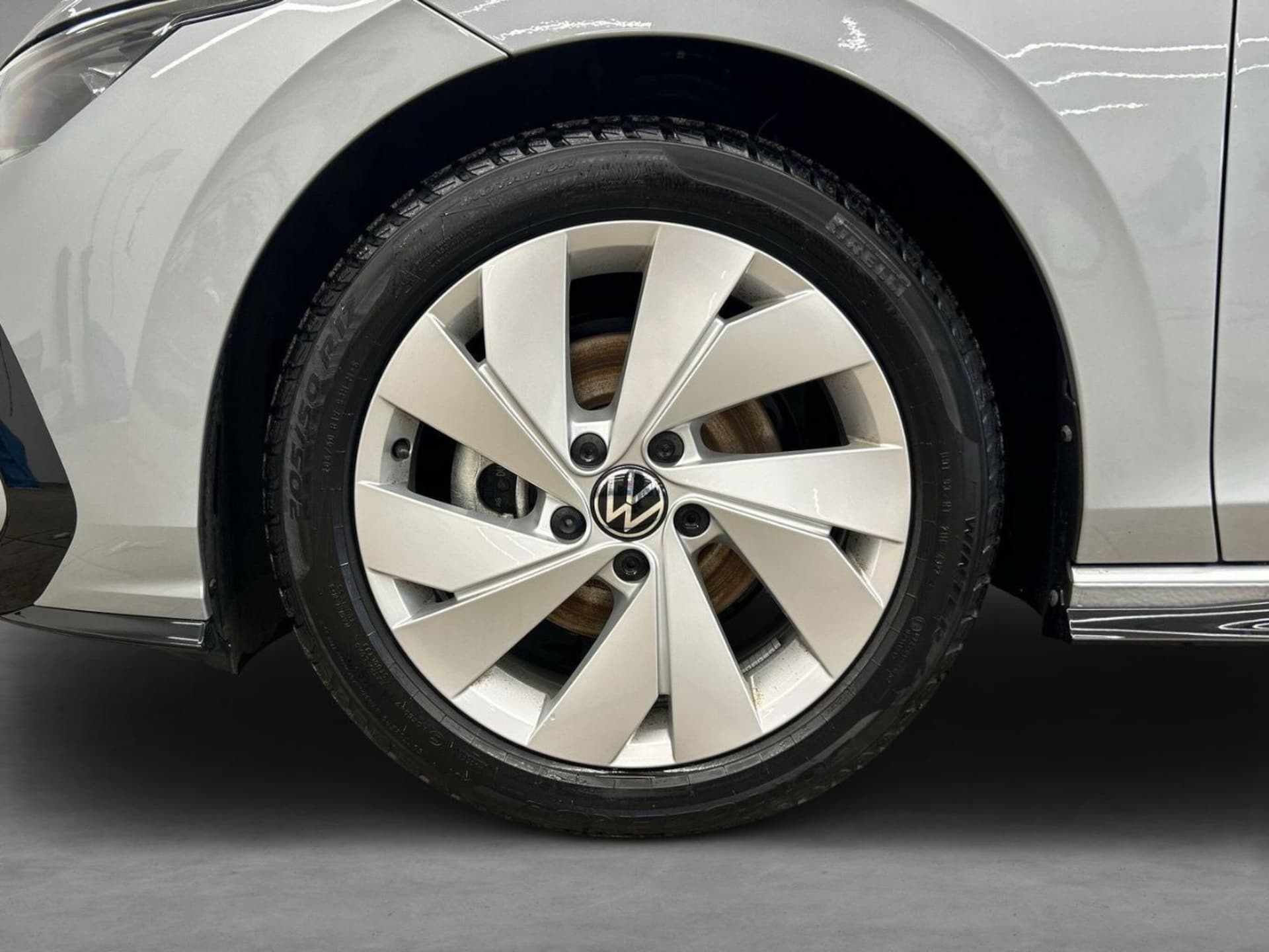 Volkswagen Golf R-Line