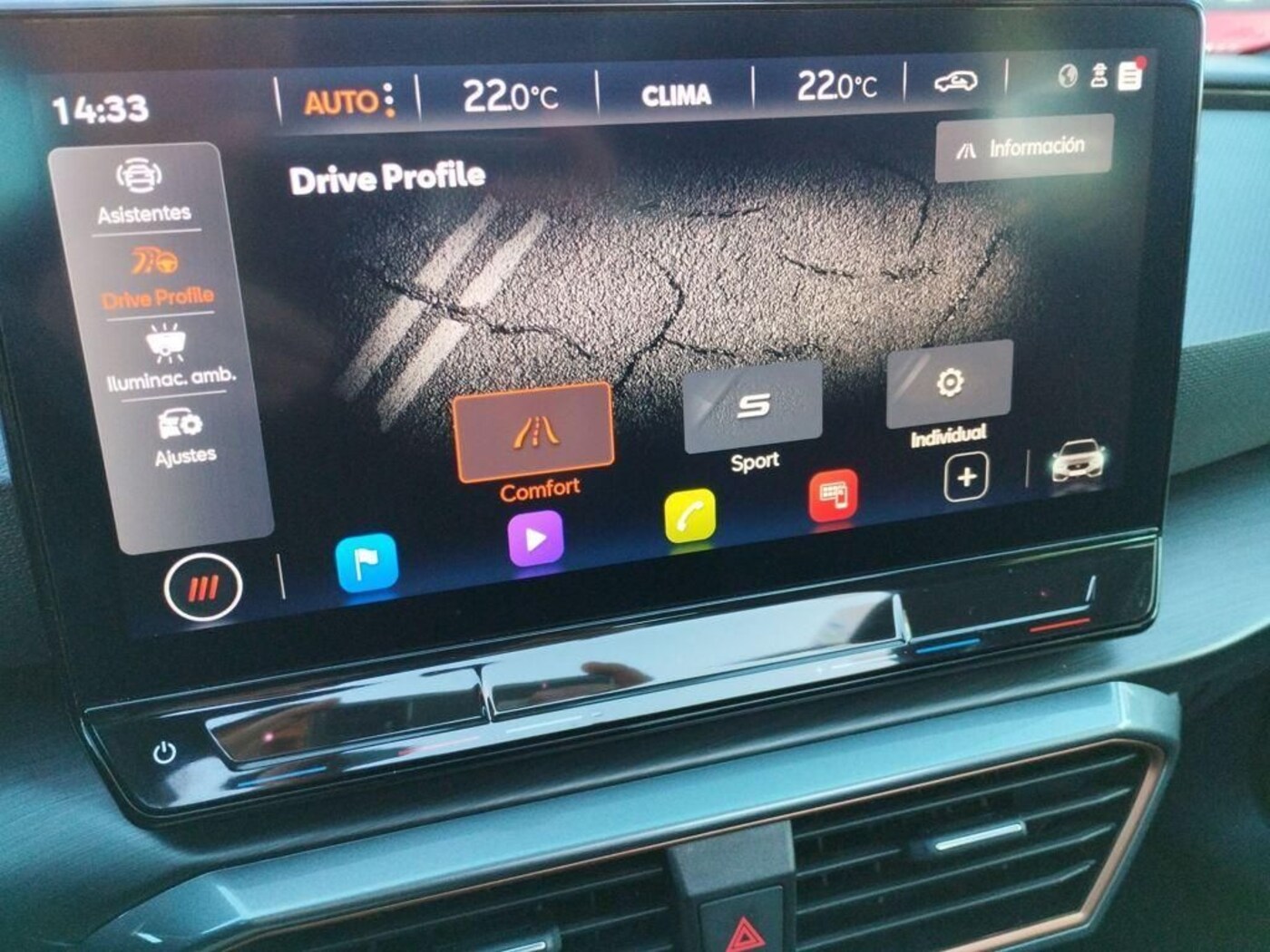 CUPRA Leon Sportstourer 1.5 eTSI DSG 110 kW (150 CV) — photo 16