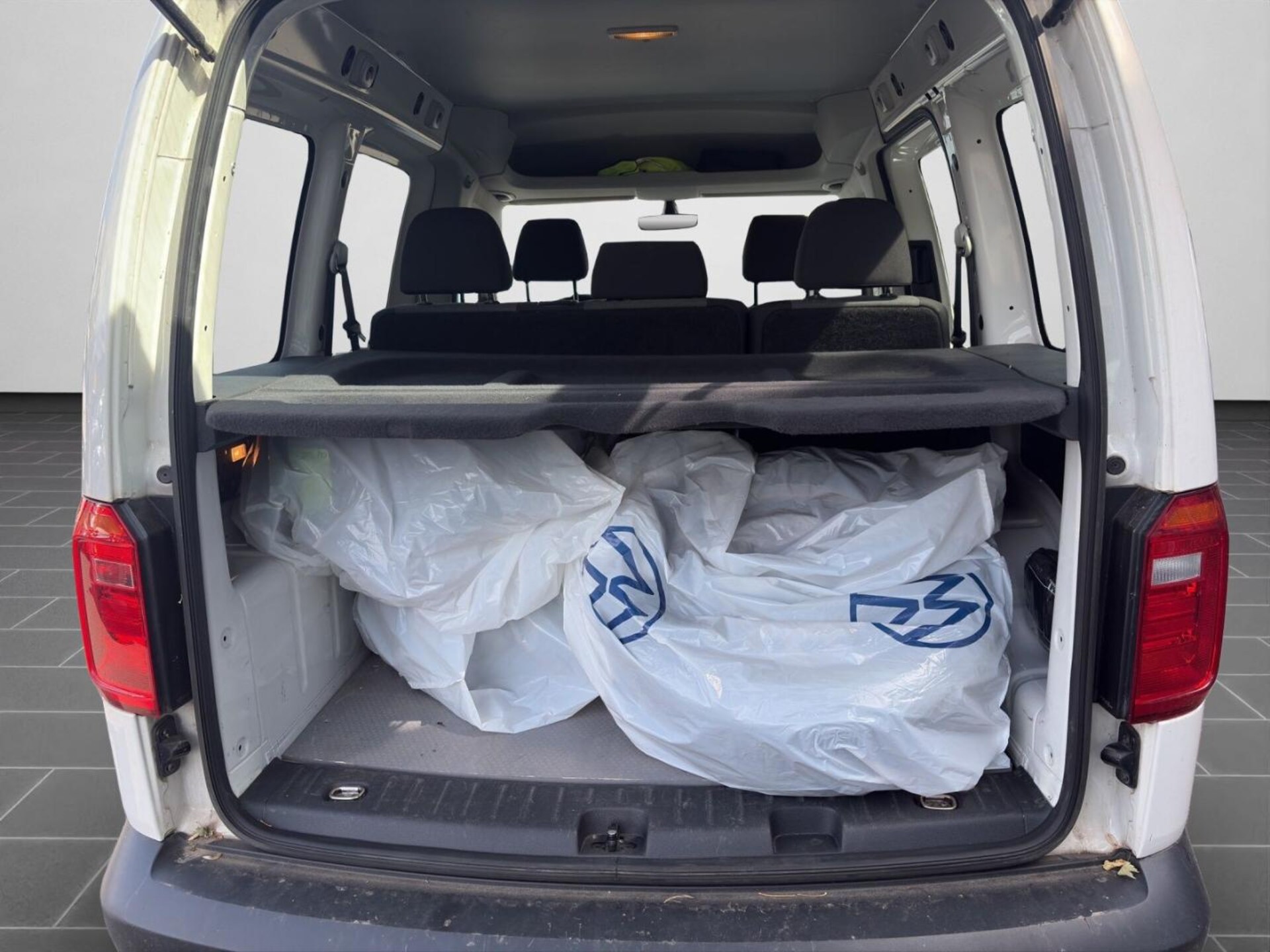 Volkswagen Caddy Kombi Basis-Modell