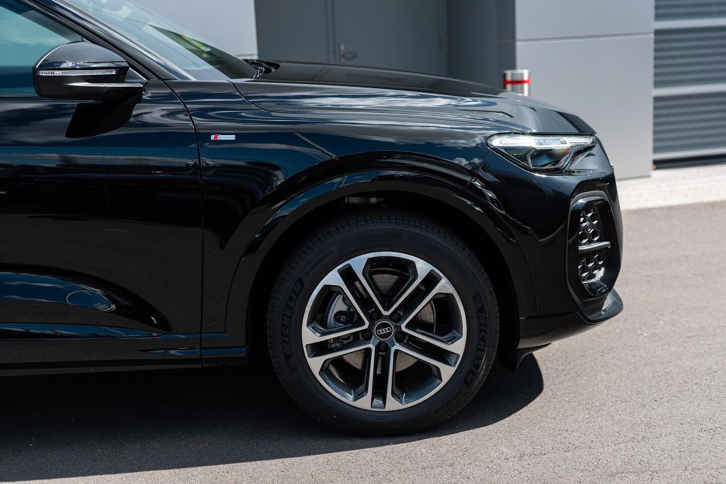 Image about Audi Q5 SUV TFSI S tronic