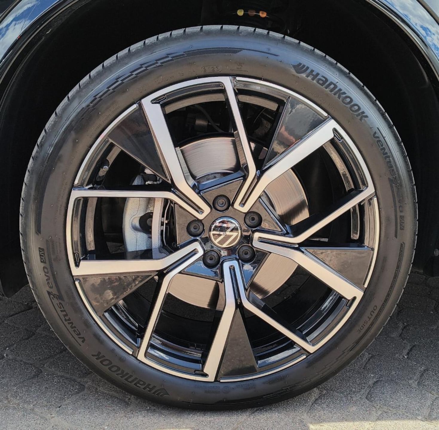 Volkswagen Tiguan R-Line Plus