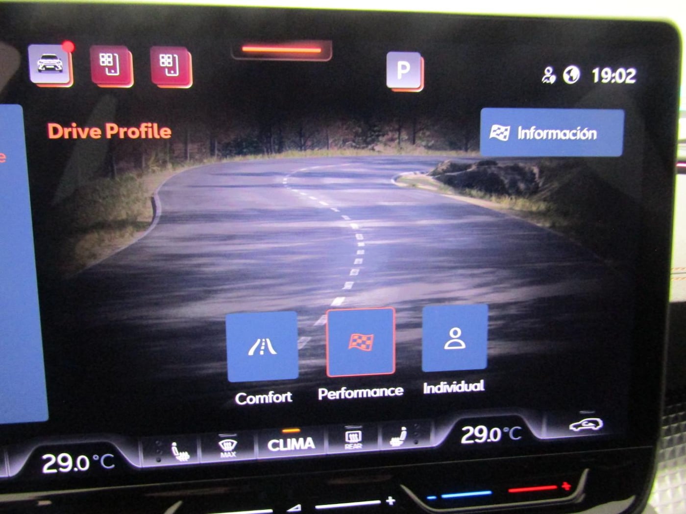 CUPRA Formentor 1.5 eTSI DSG 110 kW (150 CV) — photo 11