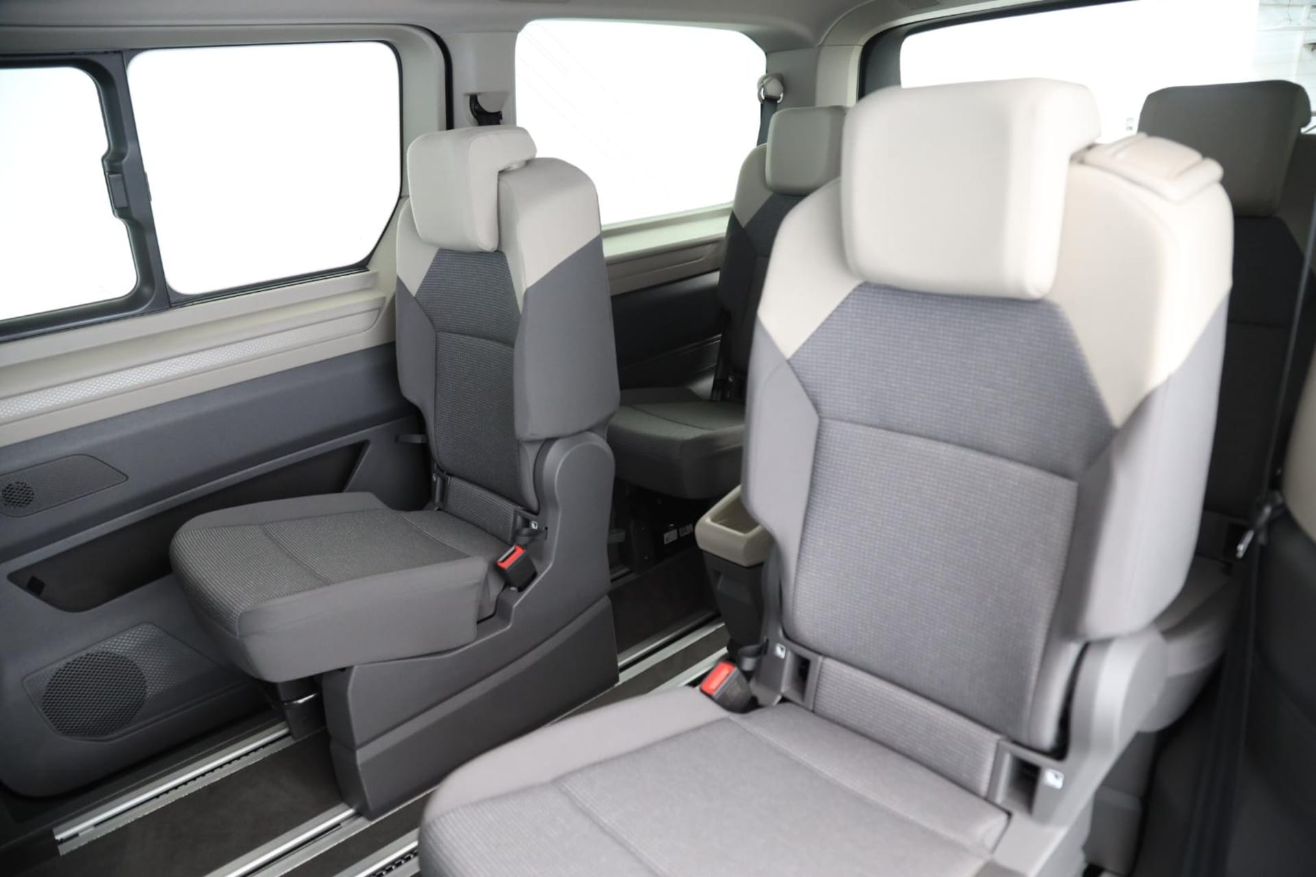 Volkswagen Multivan Langversion Basis-Modell