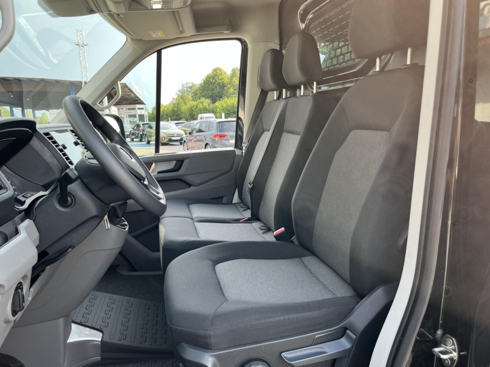 Volkswagen Crafter Kasten mittlerer Radstand – Bild 8