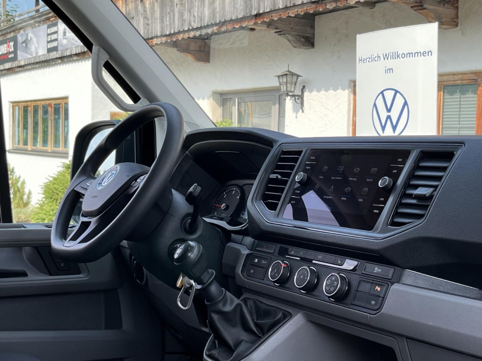 Volkswagen Crafter Kasten mittlerer Radstand – Bild 12