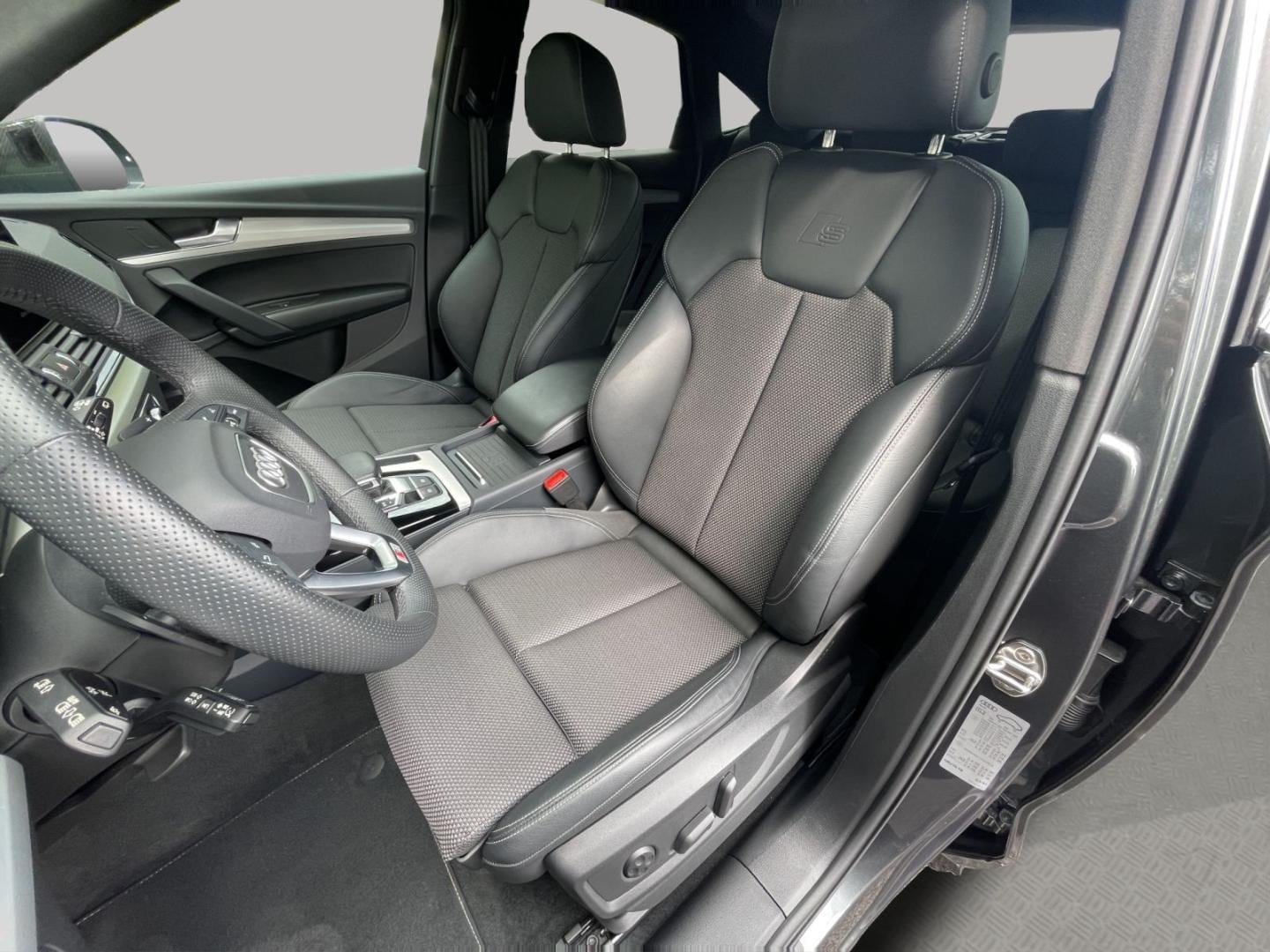 Bild über Audi Q5 Sportback 40 TFSI quattro S tronic - für weitere Informationen kontaktieren Sie den Audi Partner