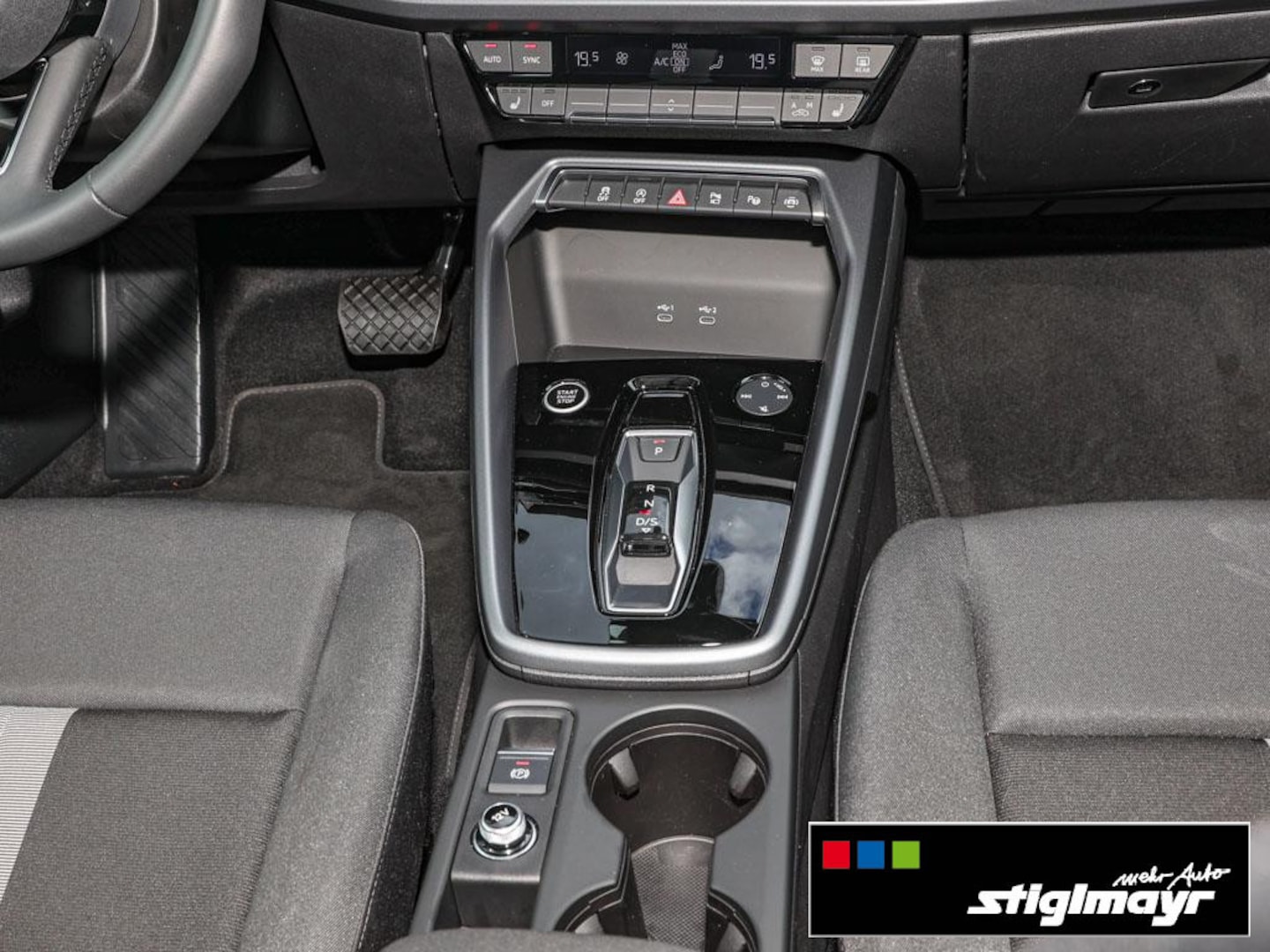 Bild über Audi A3 Limousine TDI S tronic - für weitere Informationen kontaktieren Sie den Audi Partner