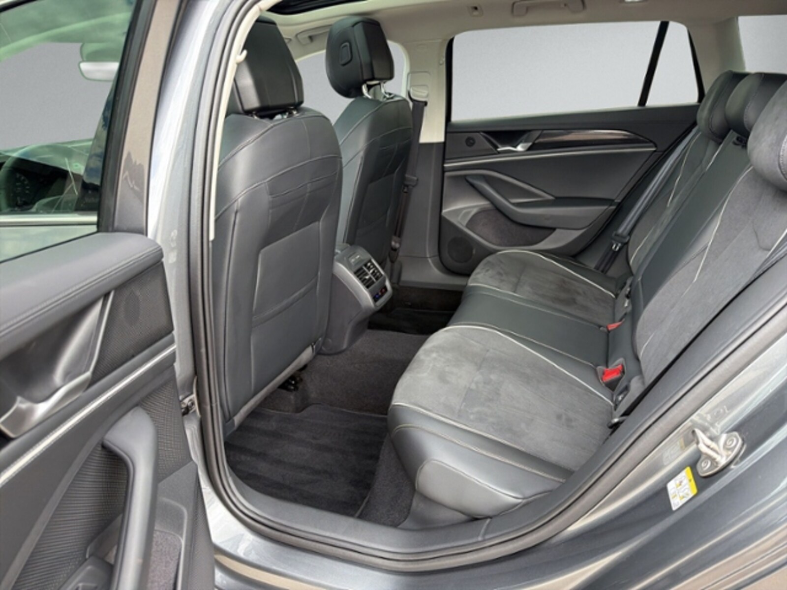 Volkswagen Passat – Bild 10