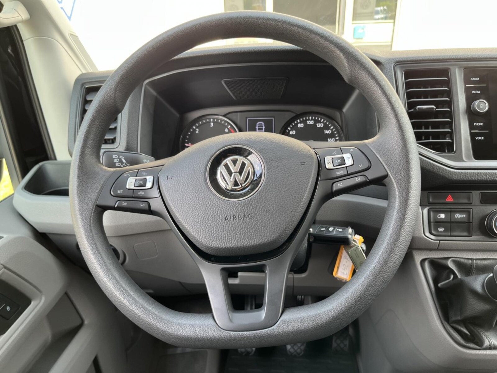 Volkswagen Crafter Kasten mittlerer Radstand – Bild 14
