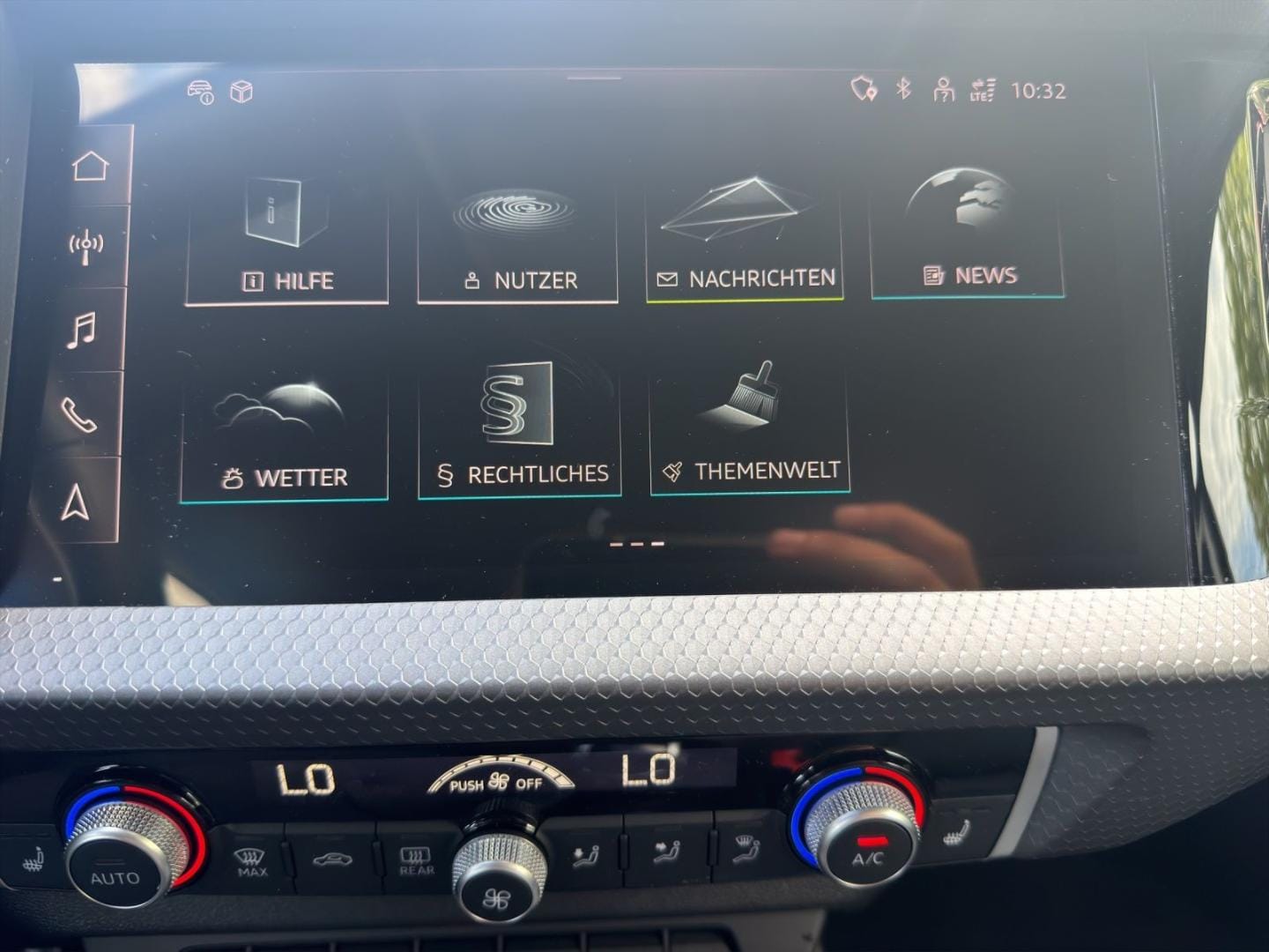 Bild über Audi A1 allstreet 30 TFSI Schaltgetriebe - für weitere Informationen kontaktieren Sie den Audi Partner