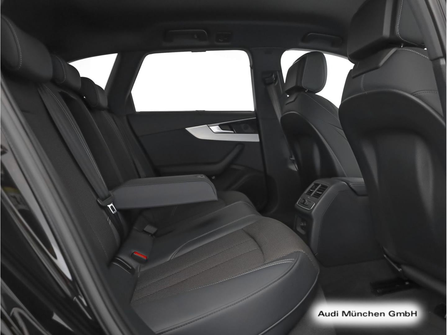 Bild über Audi A4 Avant S line 40 TFSI quattro S tronic - für weitere Informationen kontaktieren Sie den Audi Partner