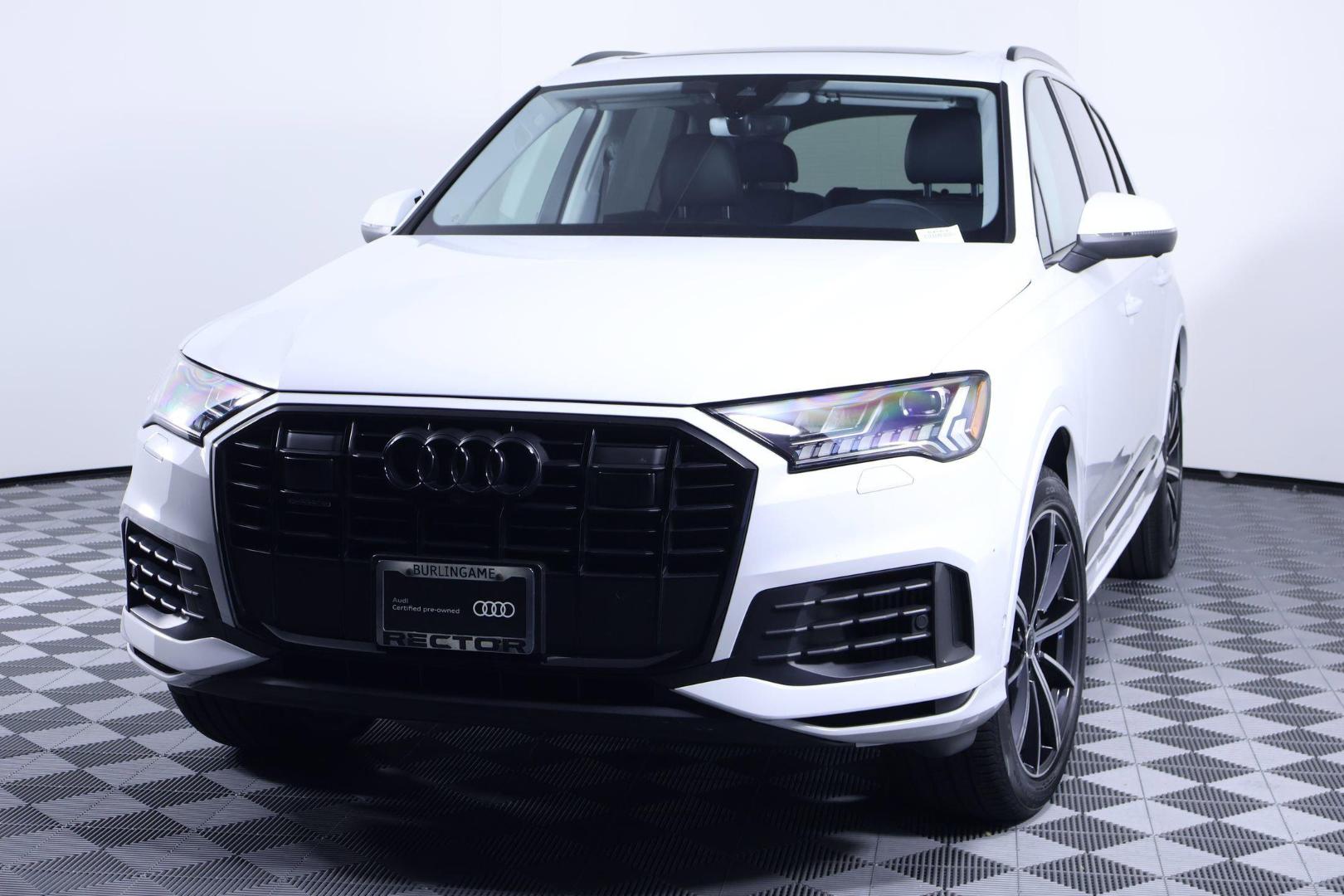 2023 Audi Q7 55 Premium Plus quattro Tiptronic's photo