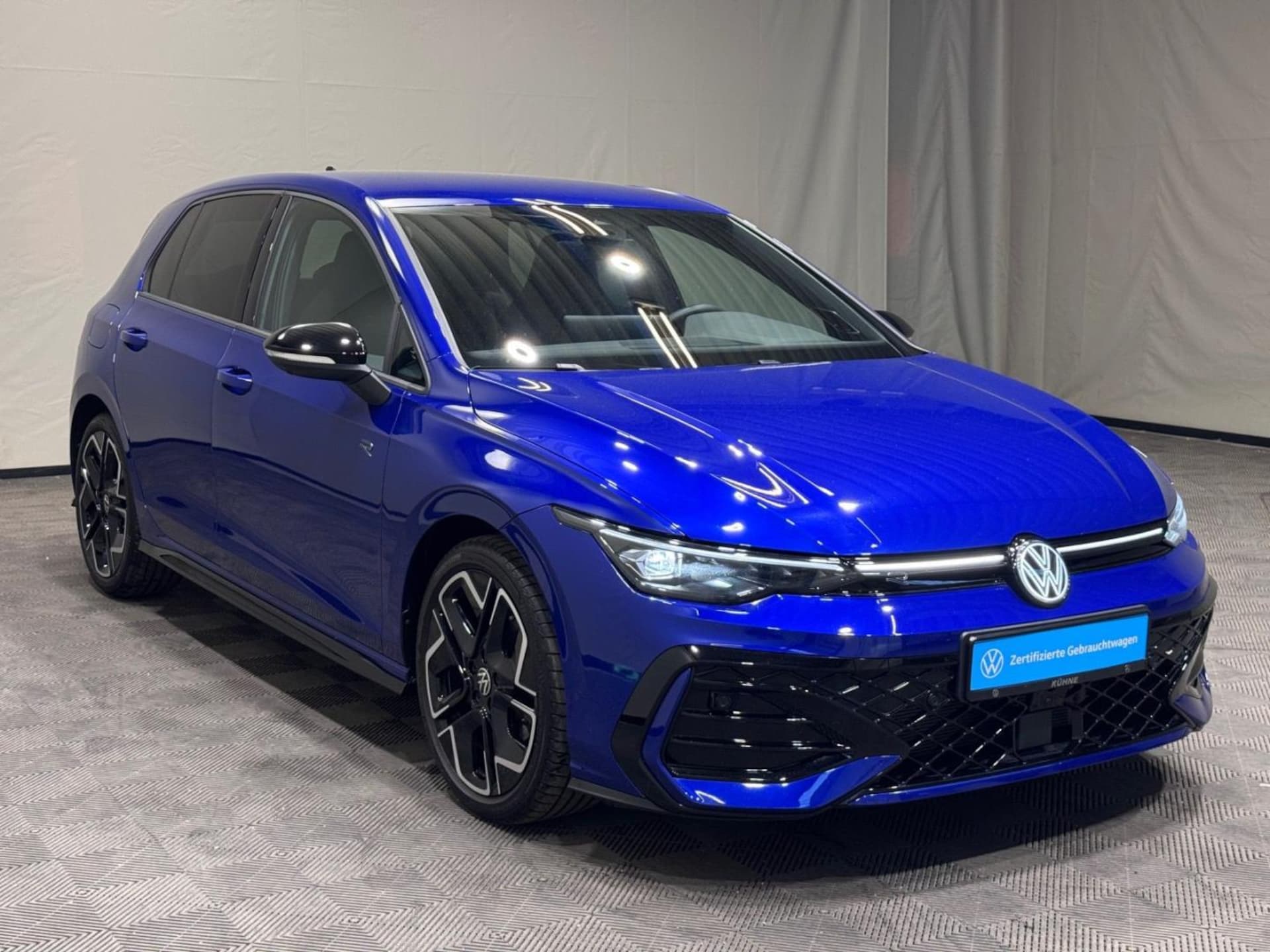 Volkswagen Golf R-Line