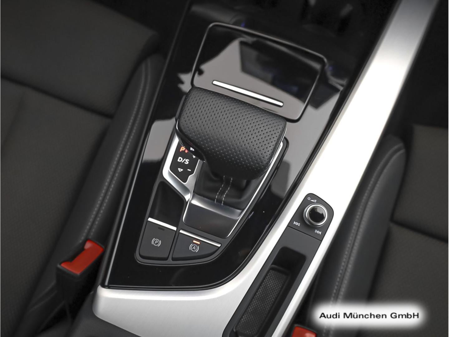 Bild über Audi A4 Avant S line 40 TFSI quattro S tronic - für weitere Informationen kontaktieren Sie den Audi Partner