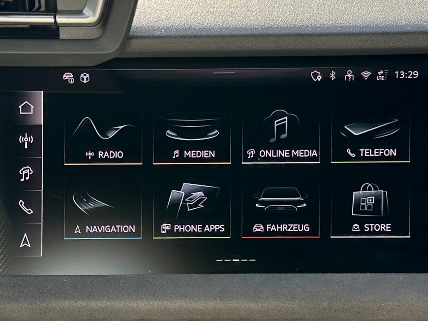 Bild über Audi S3 Limousine TFSI quattro S tronic - für weitere Informationen kontaktieren Sie den Audi Partner