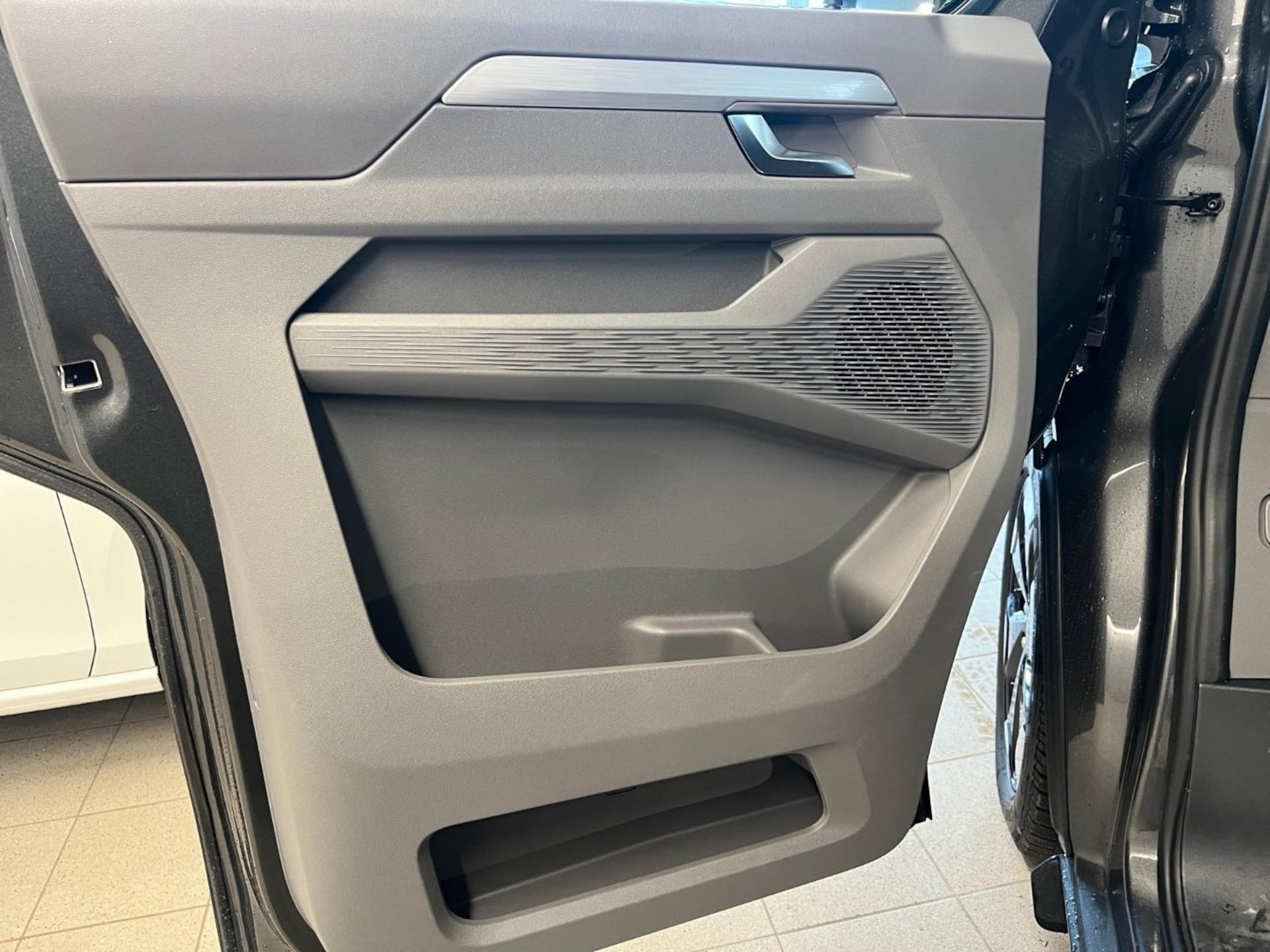 Volkswagen e-Caravelle Life