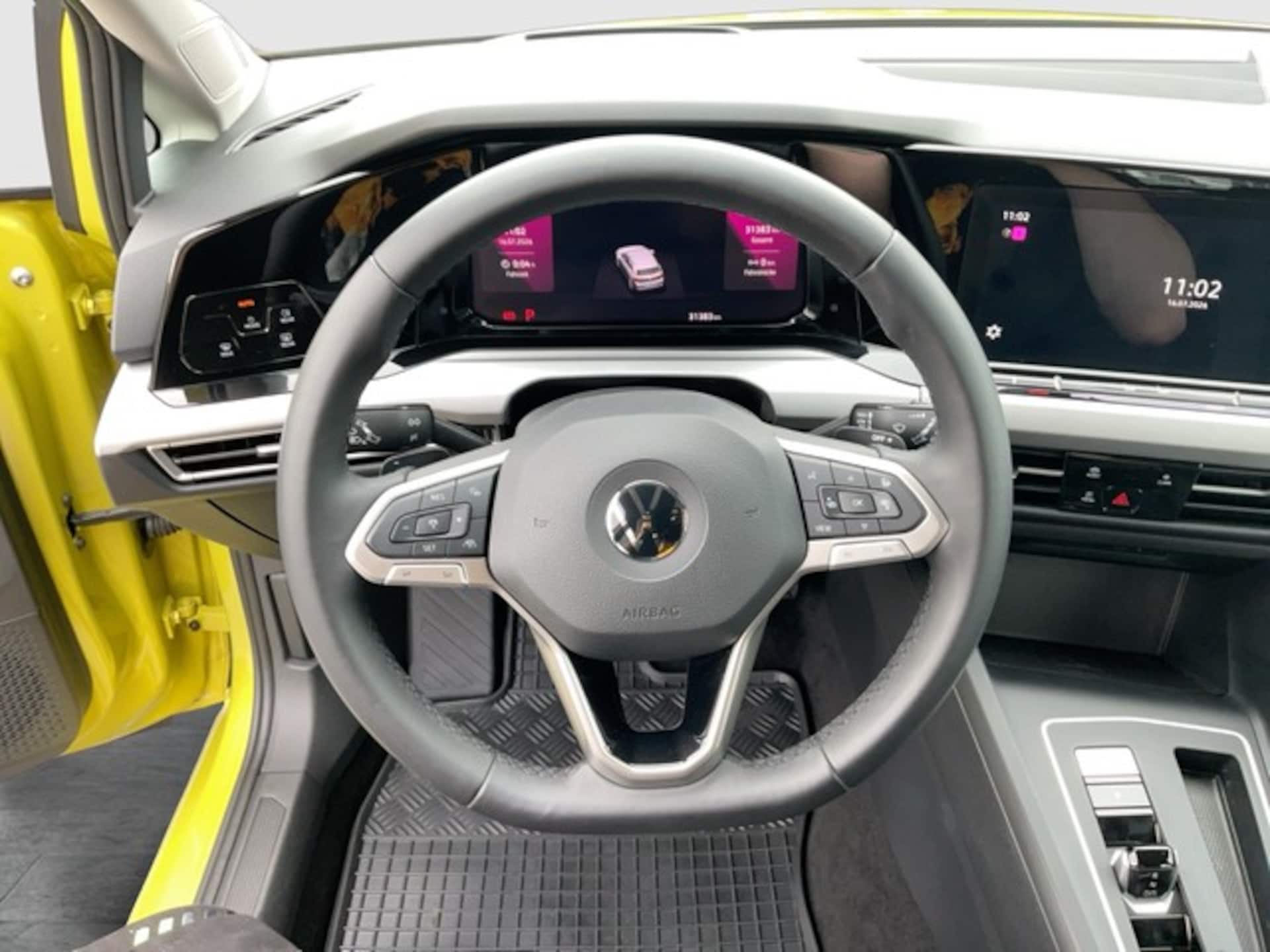 Volkswagen Golf Life