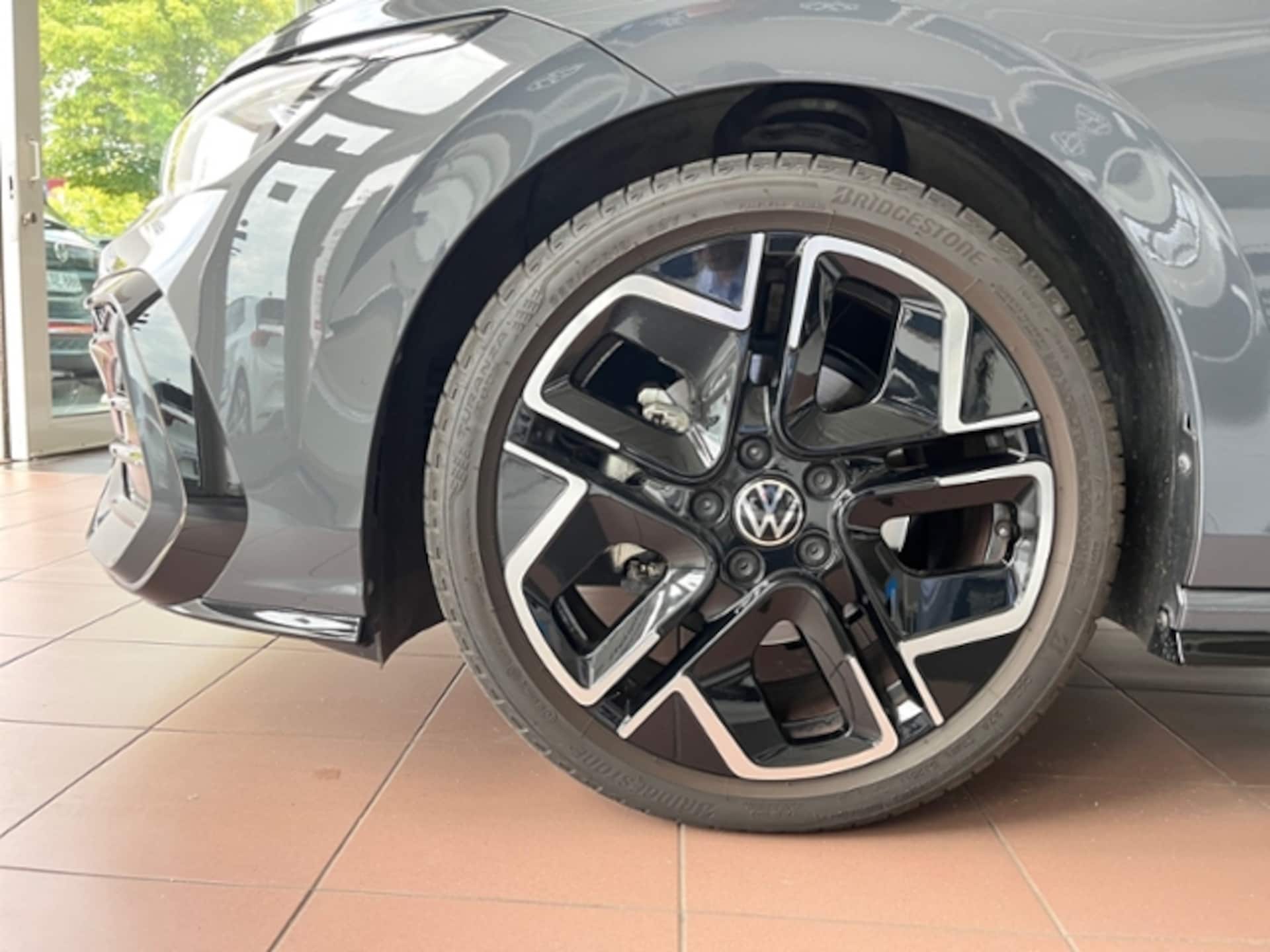 Volkswagen Golf Variant R-Line