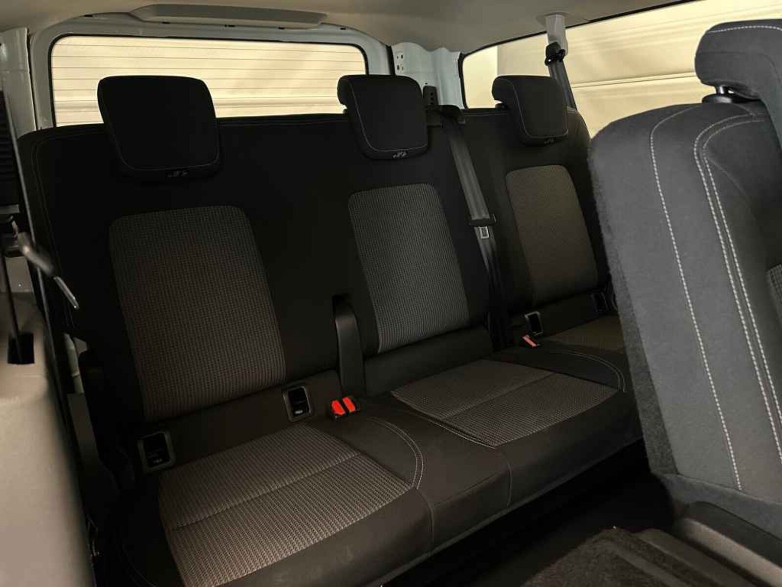 Volkswagen Transporter Kombi langer Radstand – Bild 18