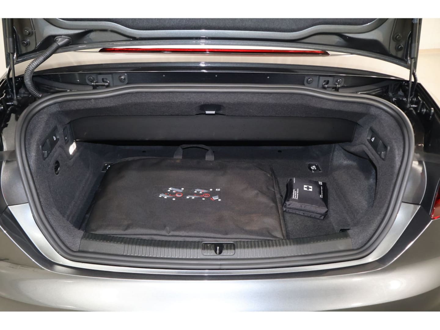 Bild über Audi S5 Cabriolet TFSI quattro tiptronic - für weitere Informationen kontaktieren Sie den Audi Partner