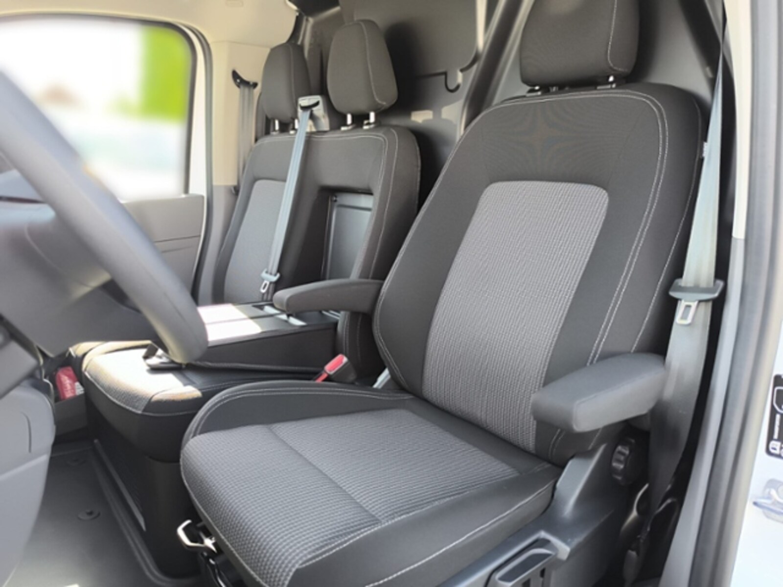 Volkswagen Transporter Kasten langer Radstand – Bild 9