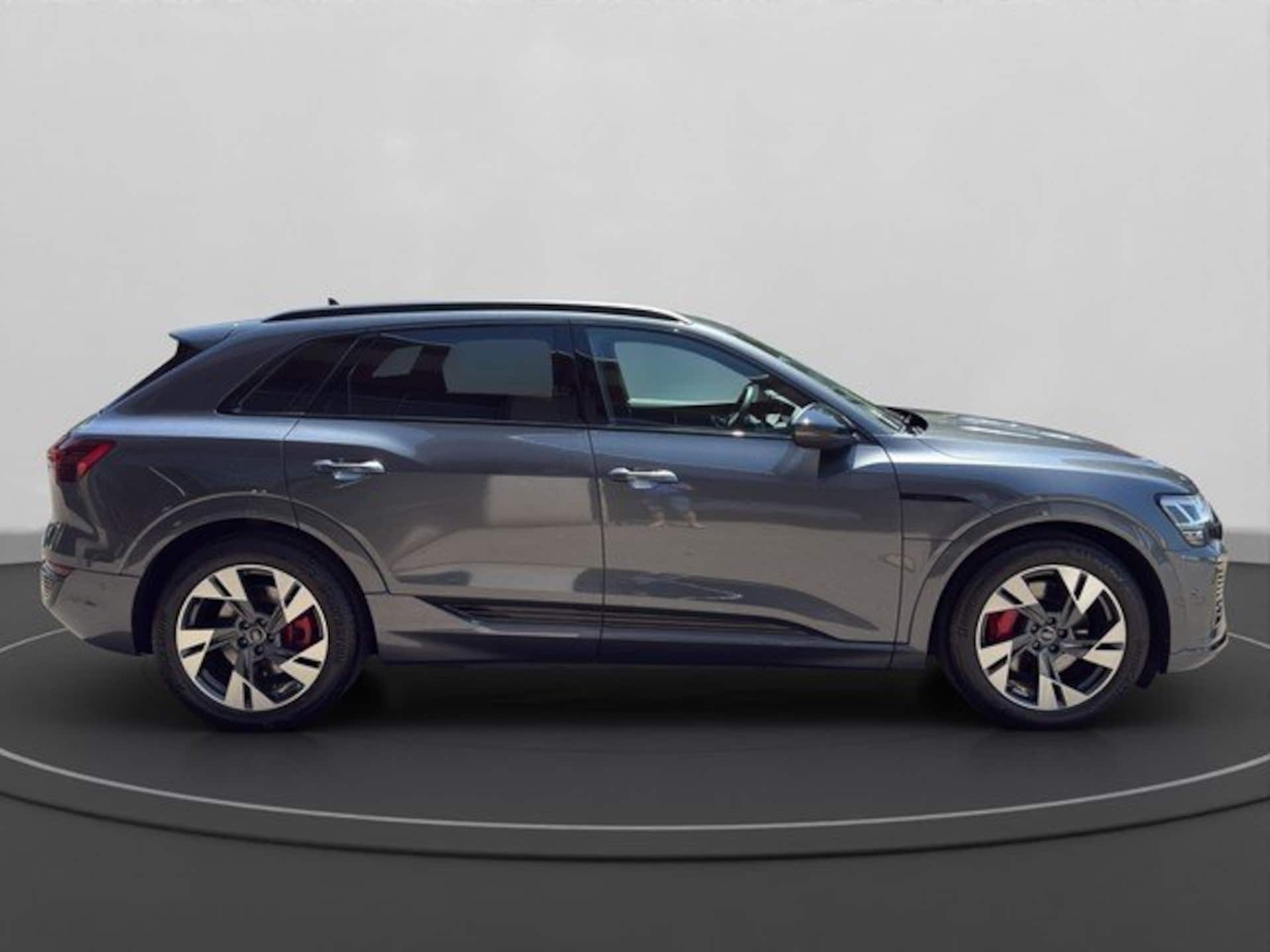 Audi Q8 e-tron S line