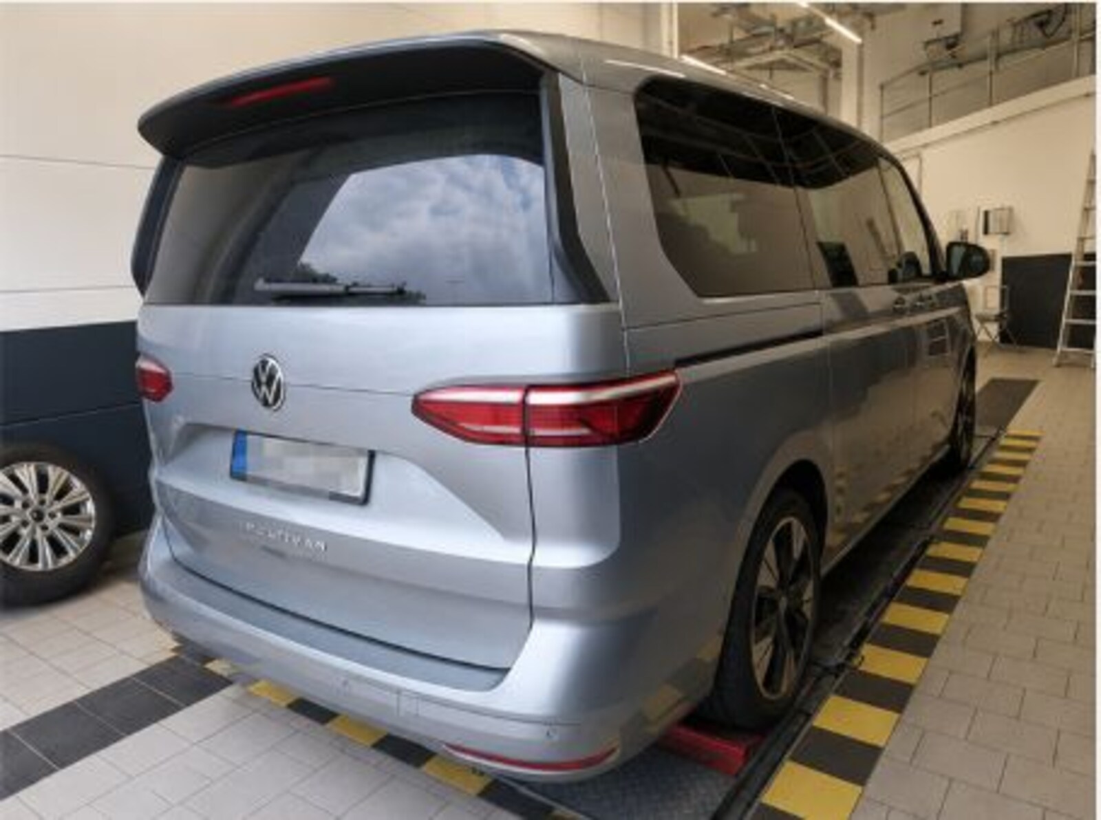 Volkswagen Multivan Langversion – Bild 3