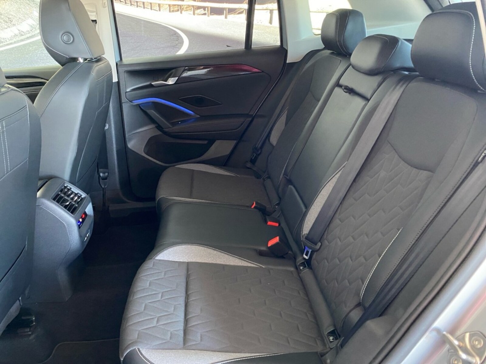 Volkswagen Tiguan – Bild 8