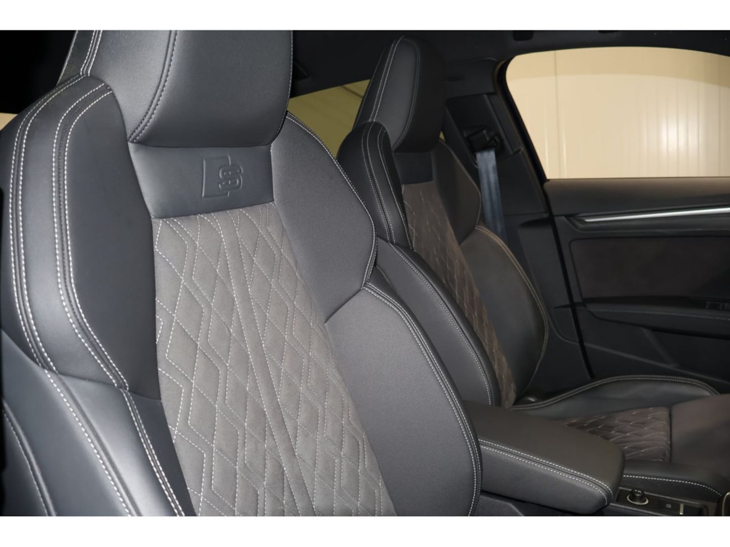 Bild über Audi A3 Sportback S line 30 TFSI S tronic - für weitere Informationen kontaktieren Sie den Audi Partner