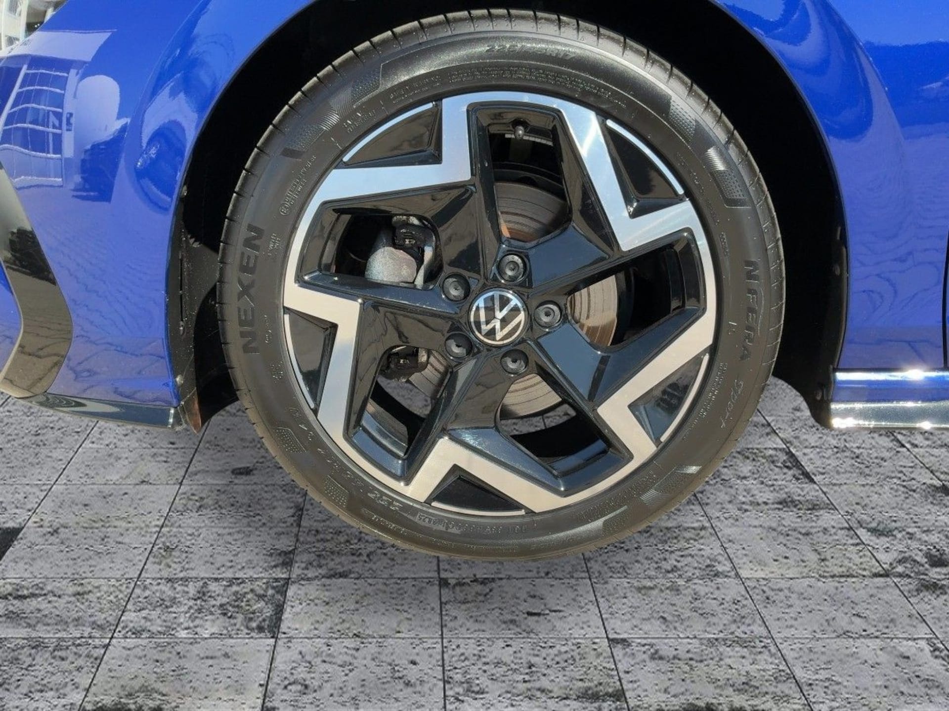 Volkswagen Golf R-Line