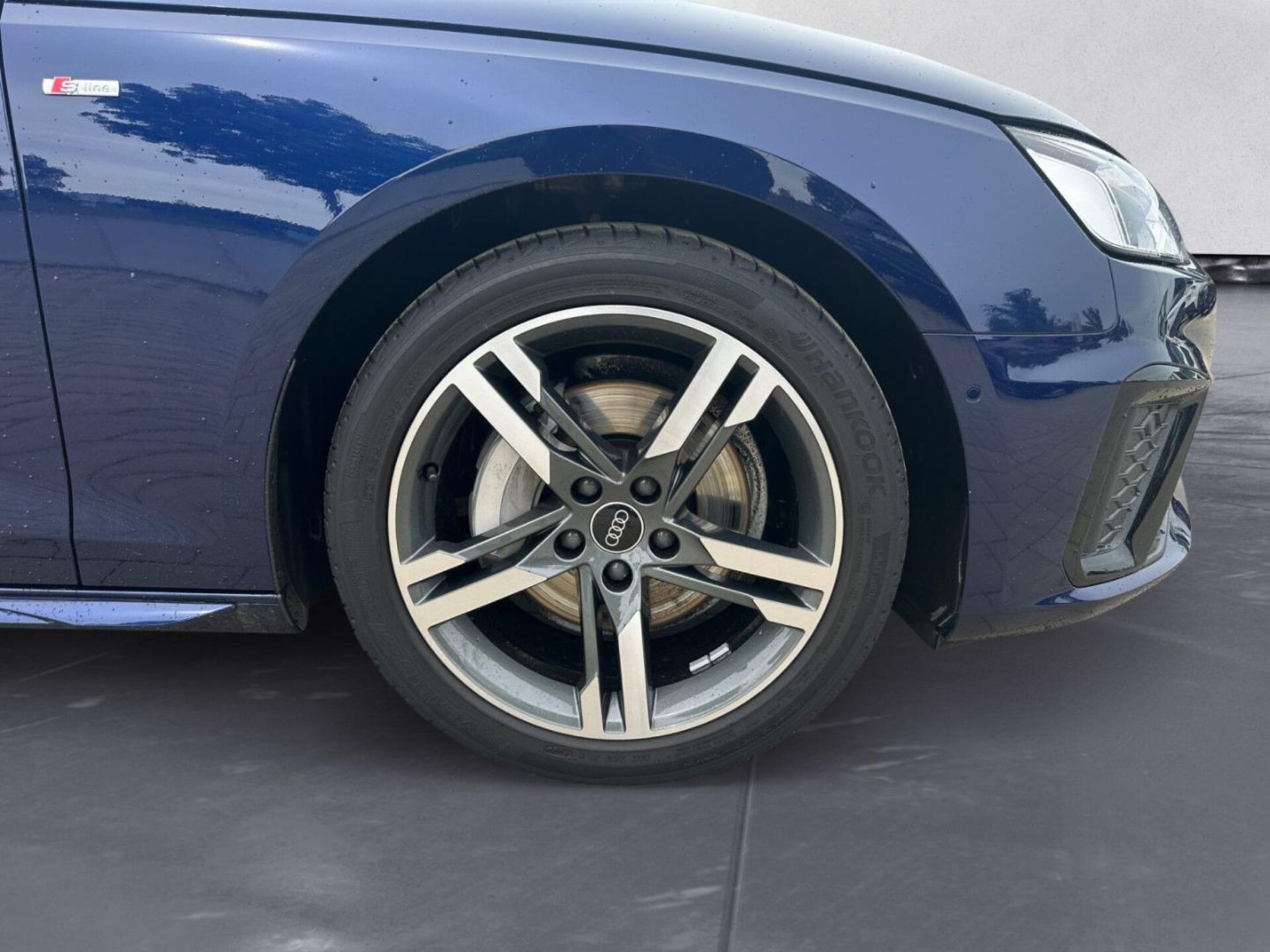 Audi A4 Avant S line