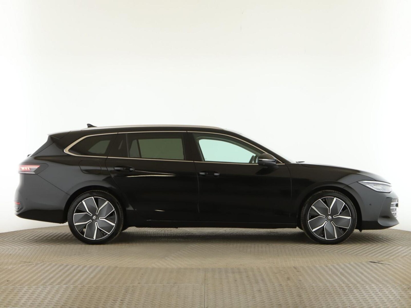 Volkswagen Passat – Bild 8