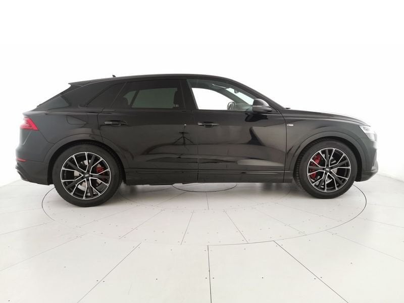 Immagine di Audi Q8 Sport 55 TFSI quattro 250 kW (340 CV) tiptronic - Vista: for more details contact your dealer