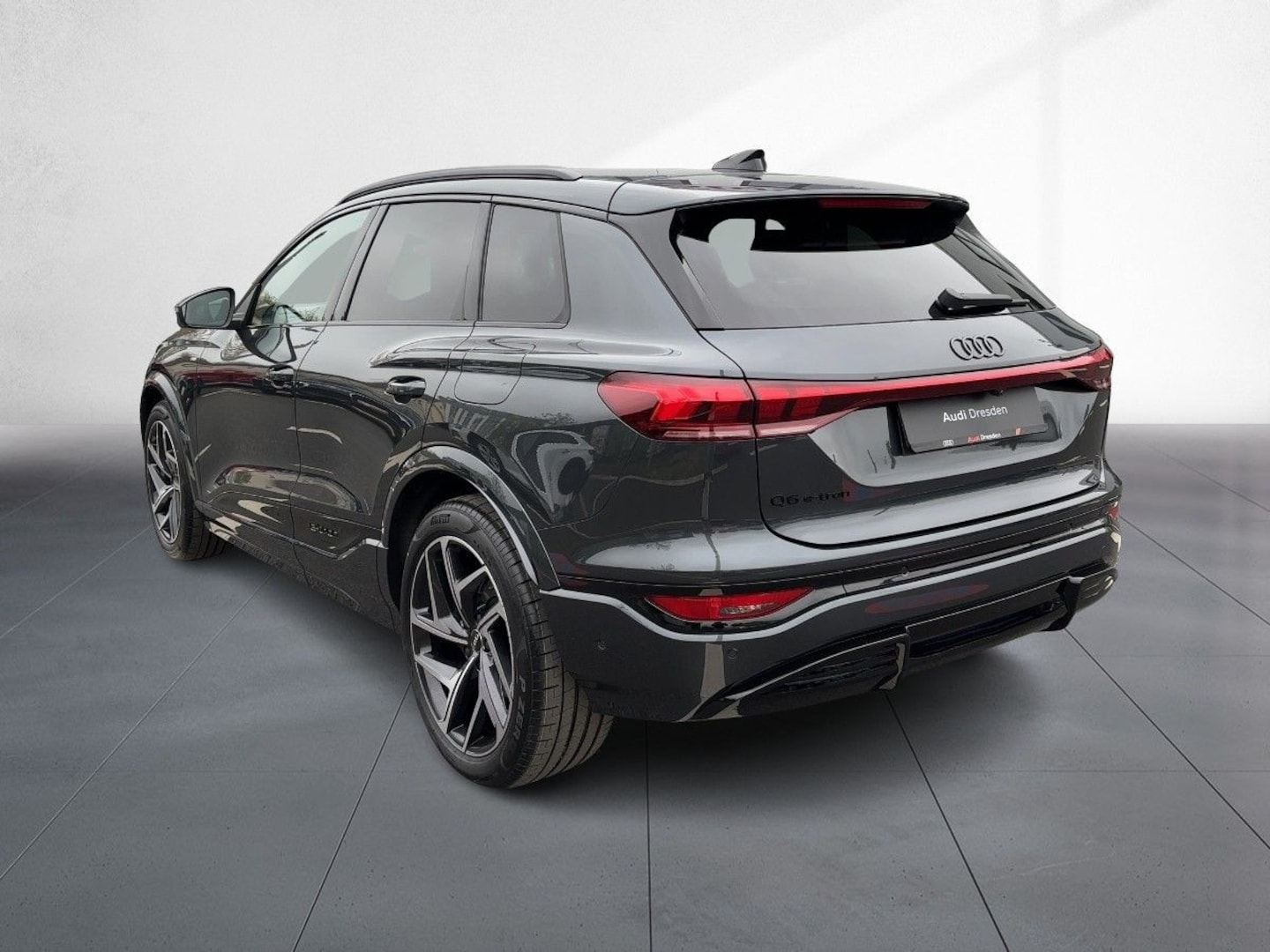 Bild über Audi Q6 SUV e-tron S line business e-tron performance 225 kW - für weitere Informationen kontaktieren Sie den Audi Partner