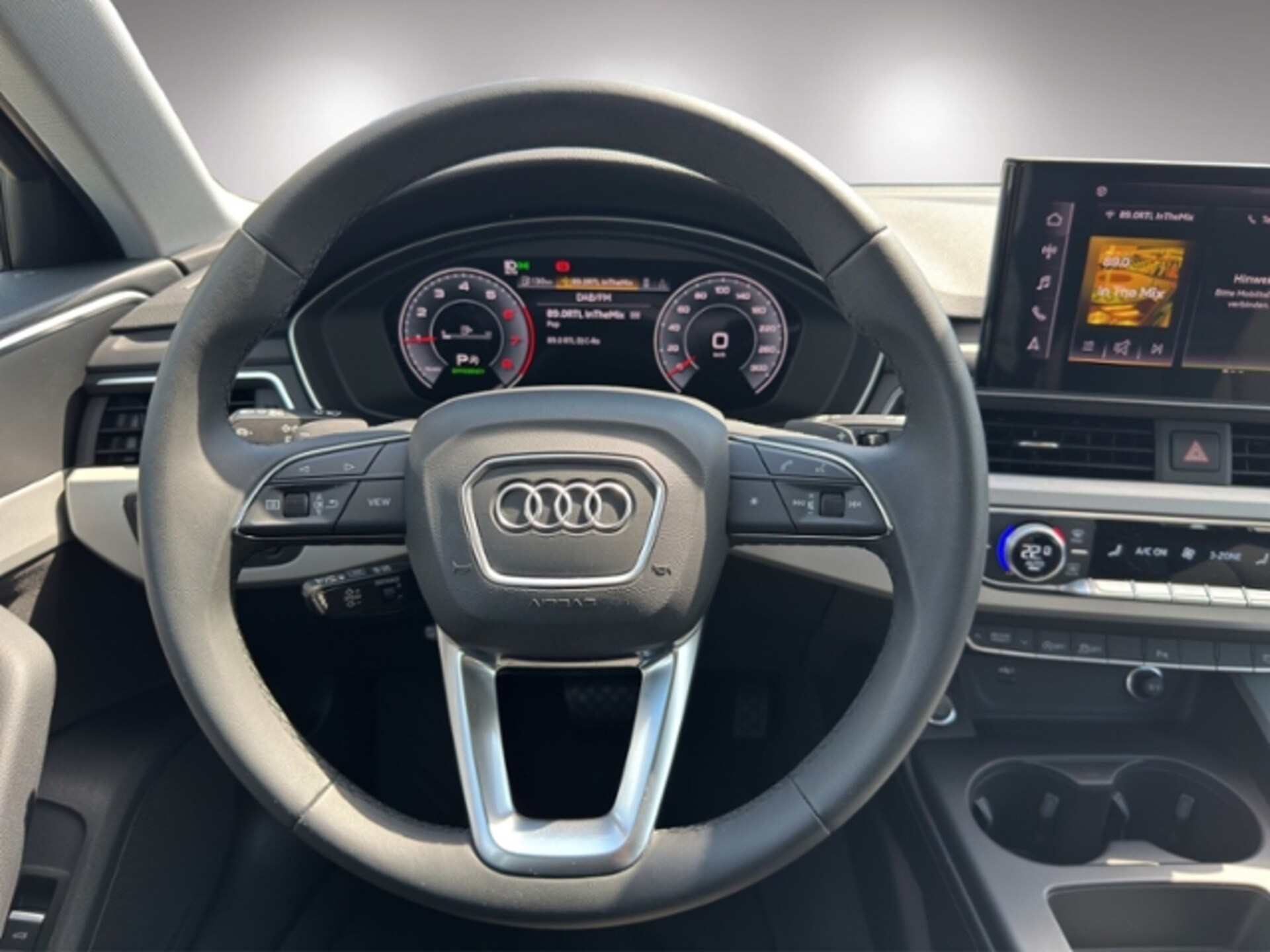 Audi A4 Avant S line