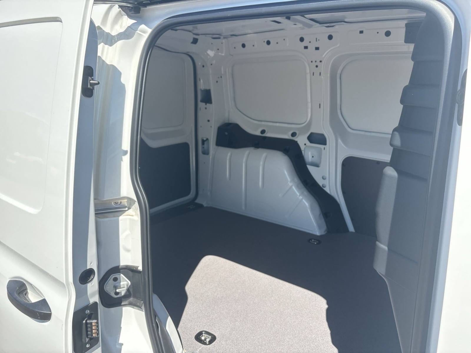 Volkswagen Caddy Cargo – Bild 9