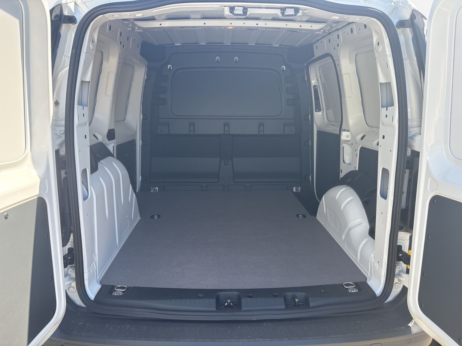 Volkswagen Caddy Cargo – Bild 10