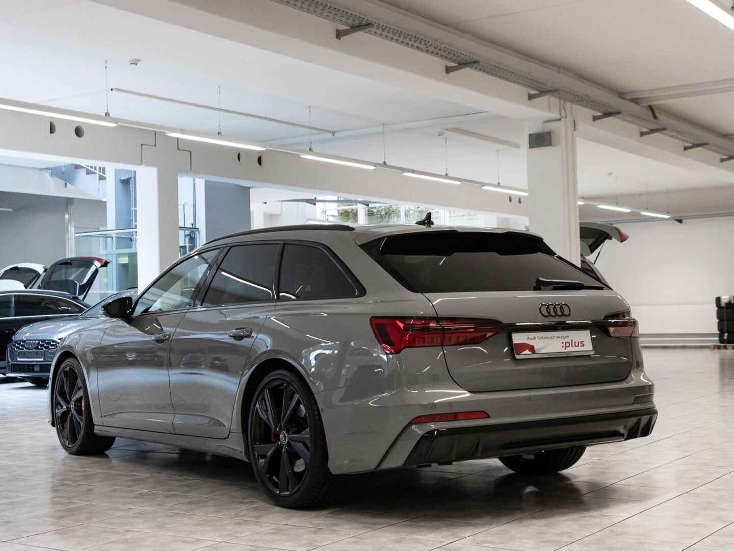 Bild über Audi S6 Avant TDI quattro tiptronic - für weitere Informationen kontaktieren Sie den Audi Partner