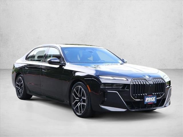 2025 BMW 740i