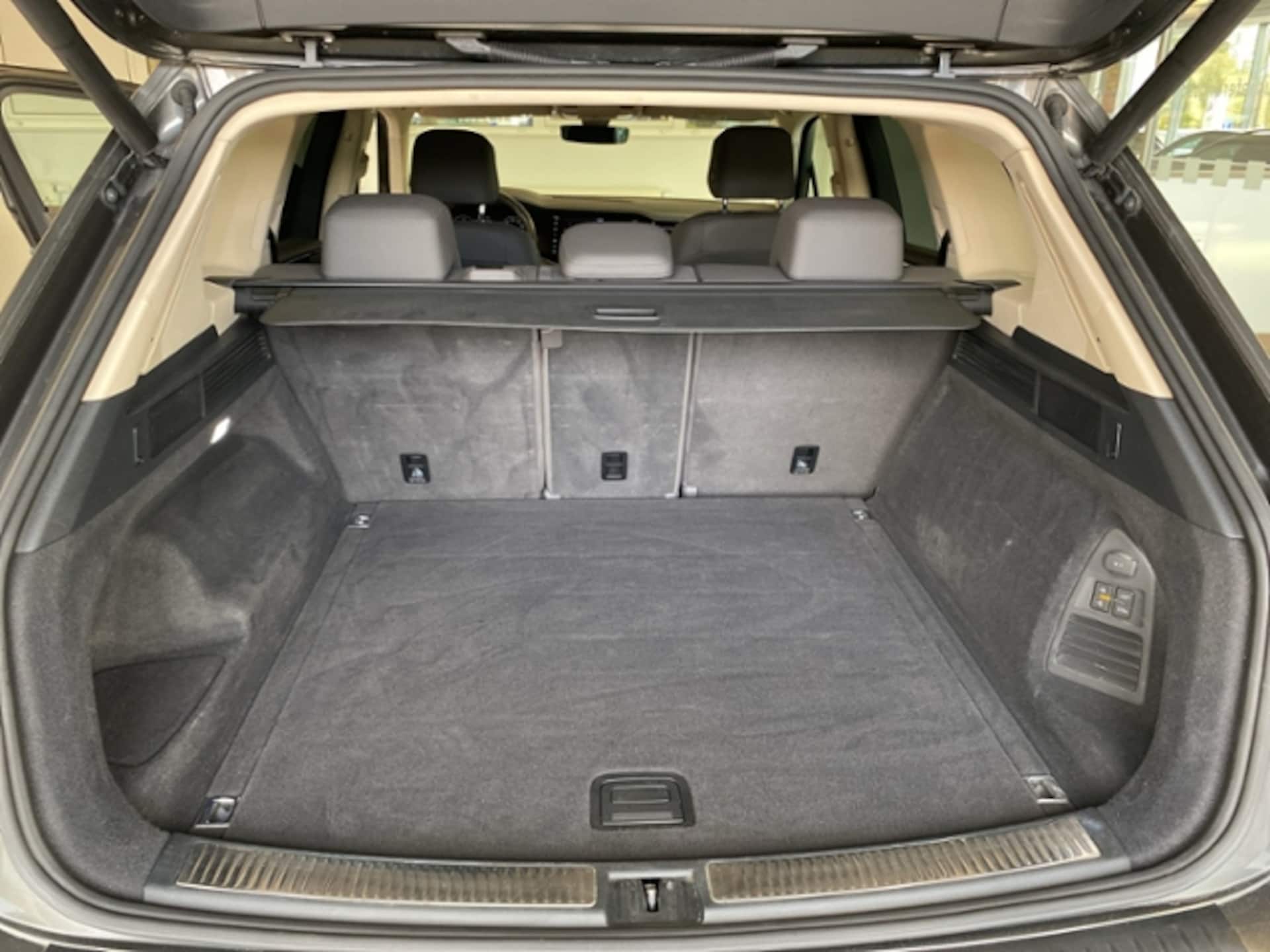 Volkswagen Touareg Basis-Modell