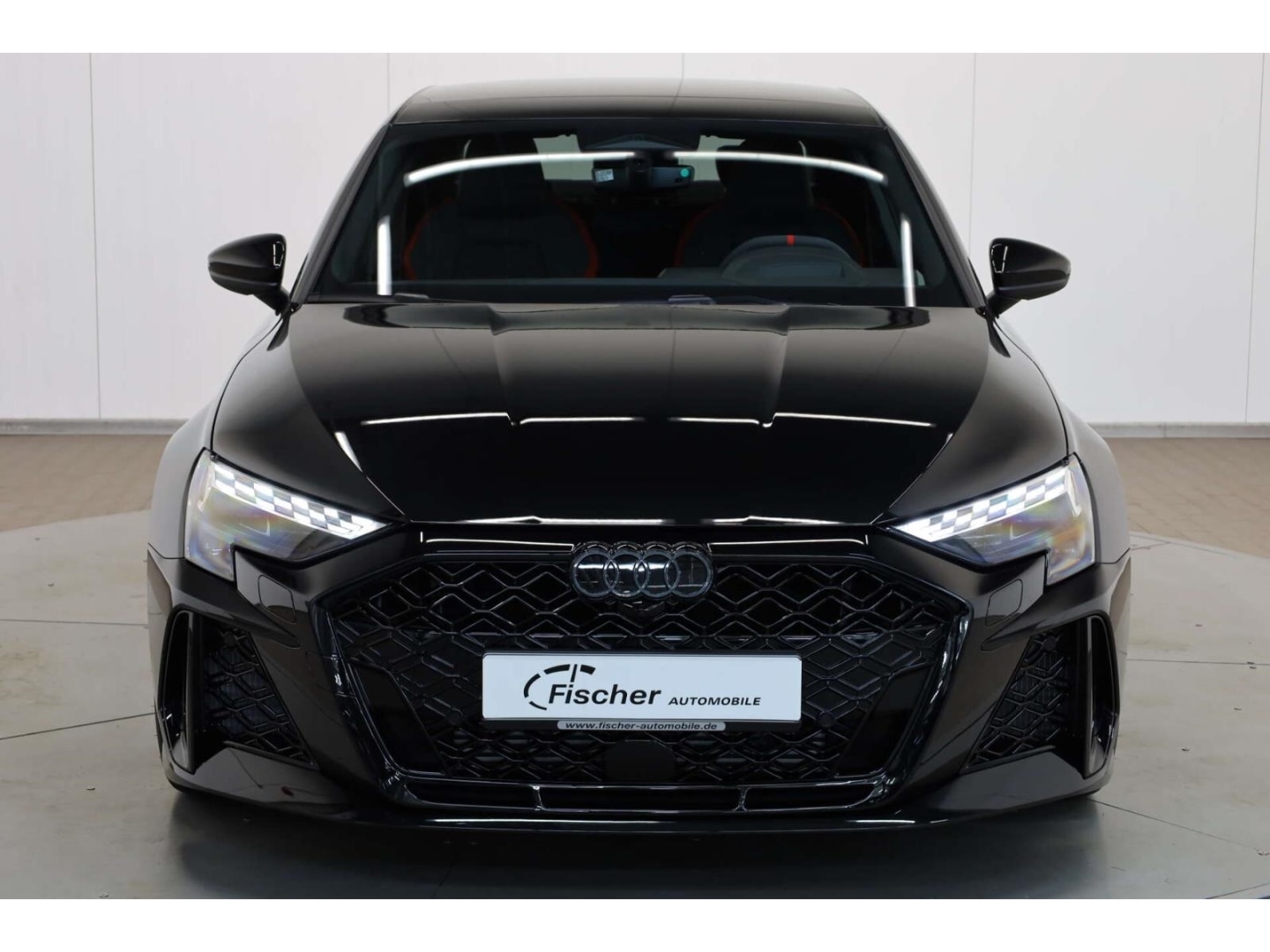 Bild über Audi RS 3 Limousine TFSI quattro 294 kW S tronic - für weitere Informationen kontaktieren Sie den Audi Partner
