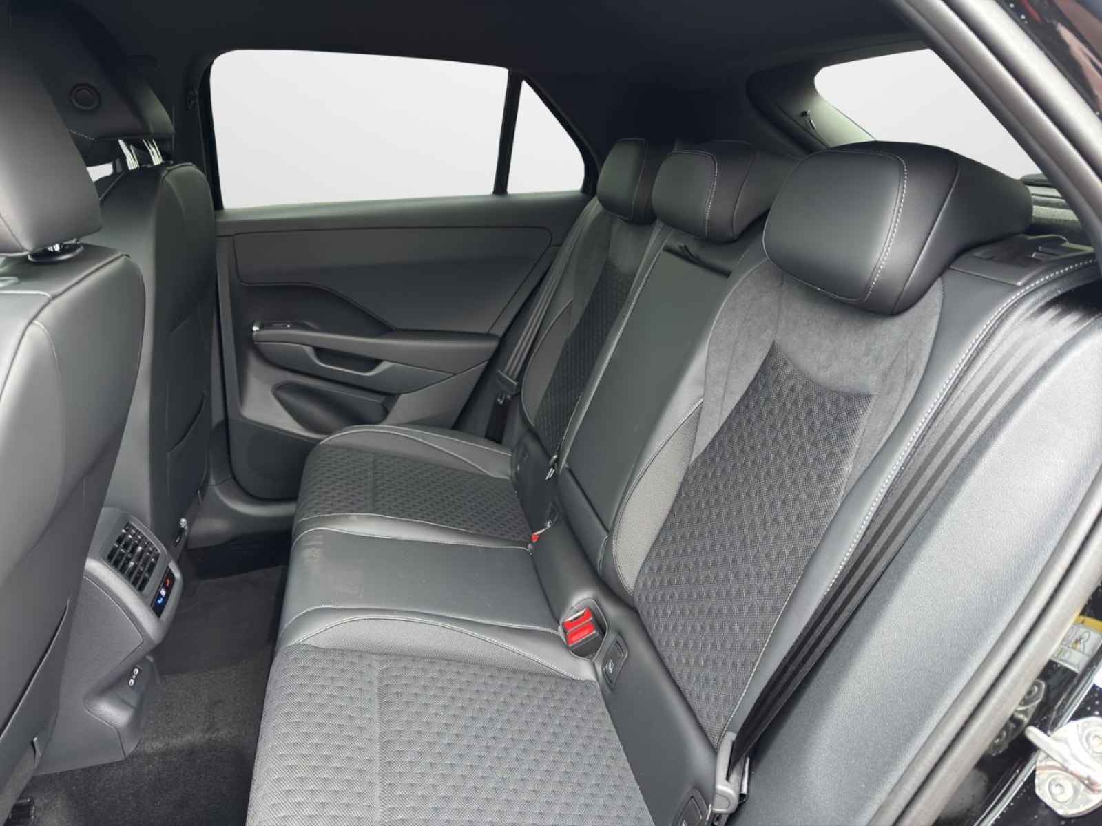 Volkswagen T-Roc – Bild 11