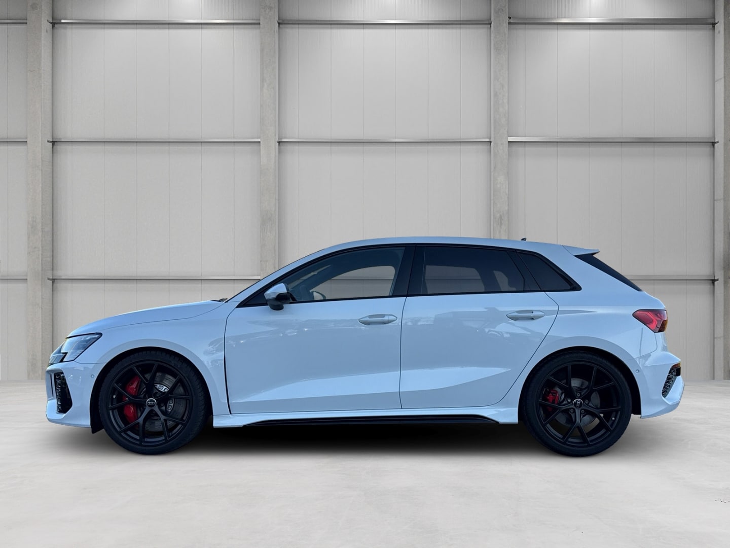Bild über Audi RS 3 Sportback TFSI quattro S tronic - für weitere Informationen kontaktieren Sie den Audi Partner