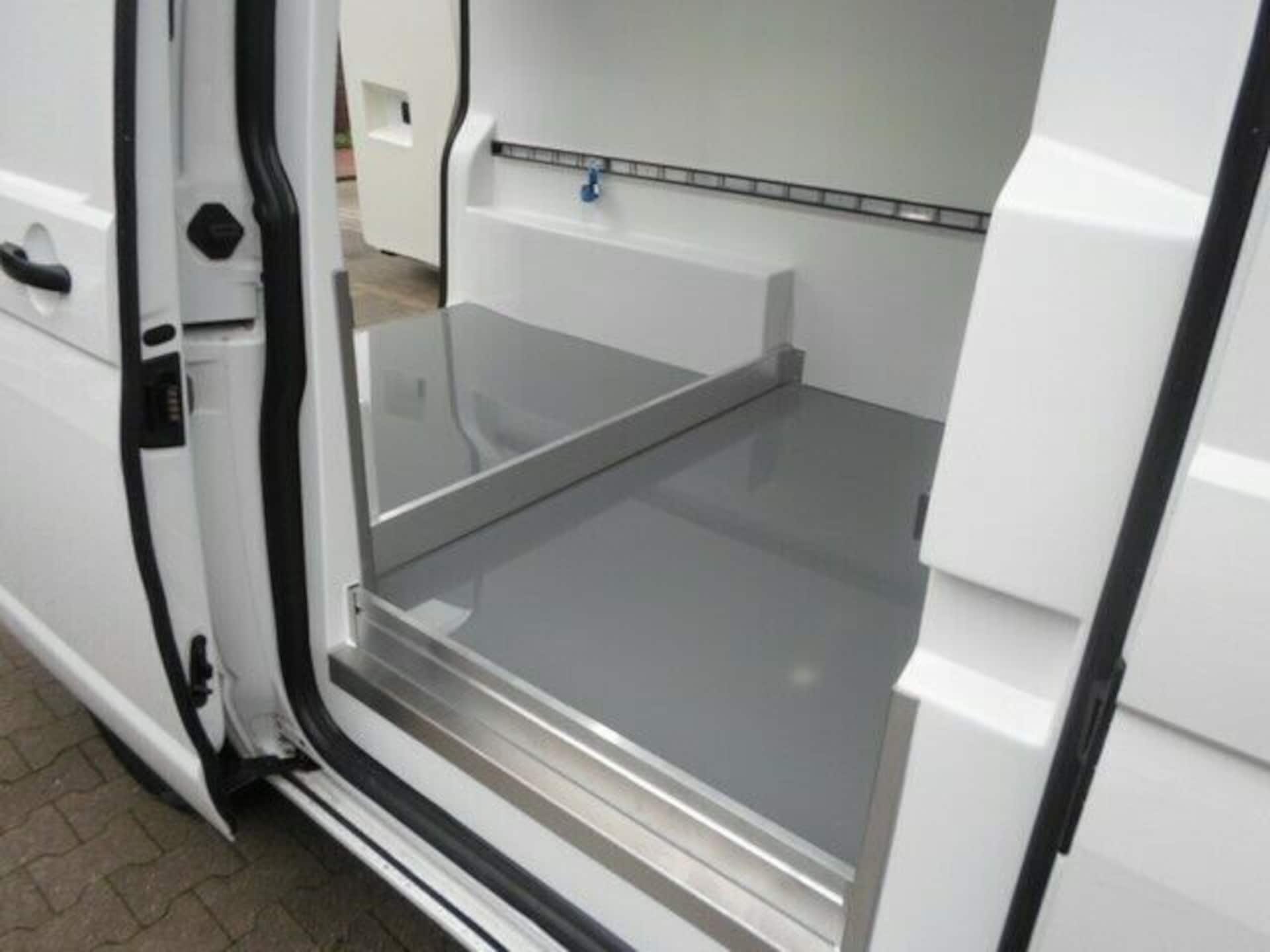 Volkswagen T6.1 Transporter Kasten langer Radstand