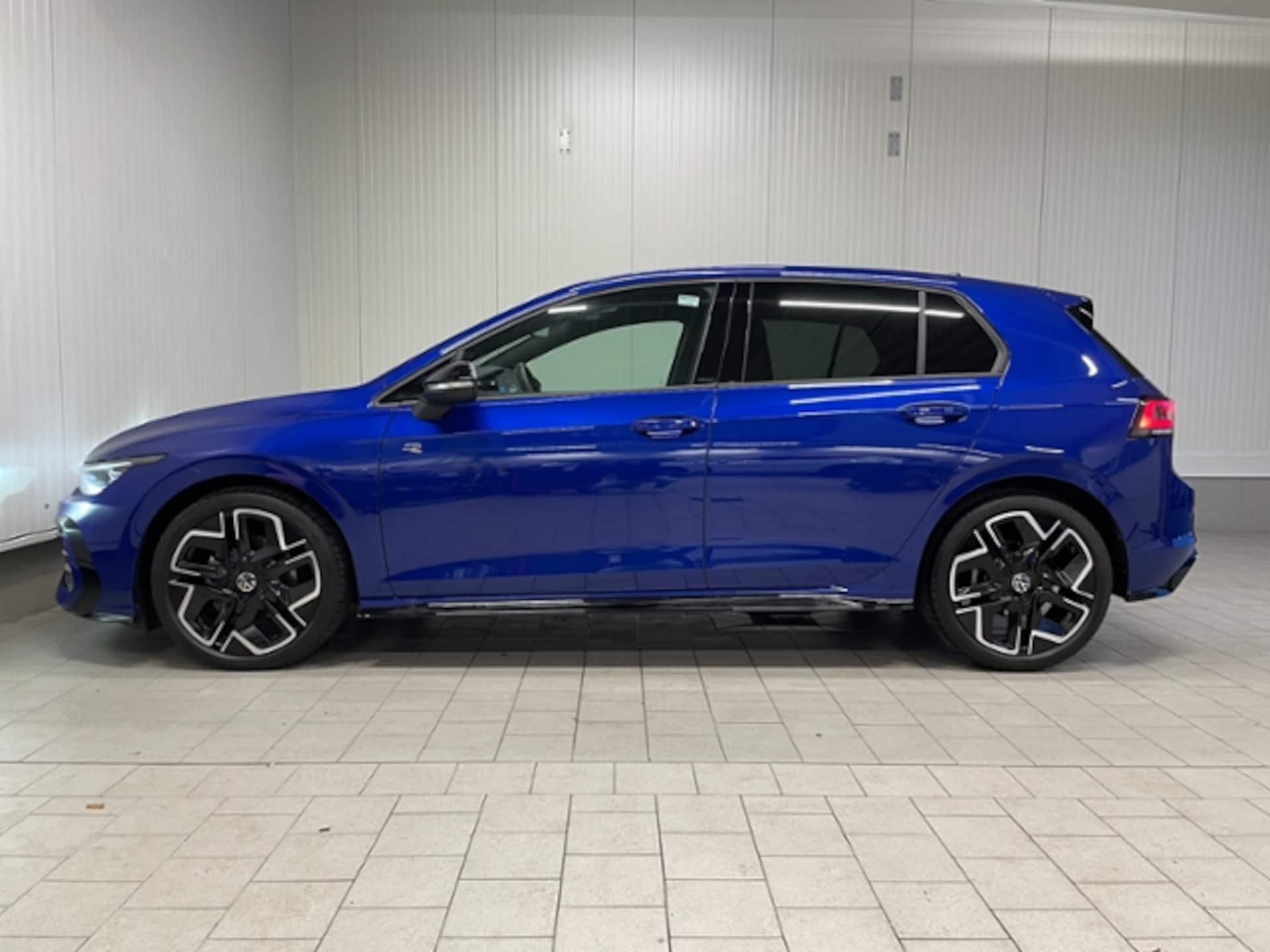 Volkswagen Golf R-Line