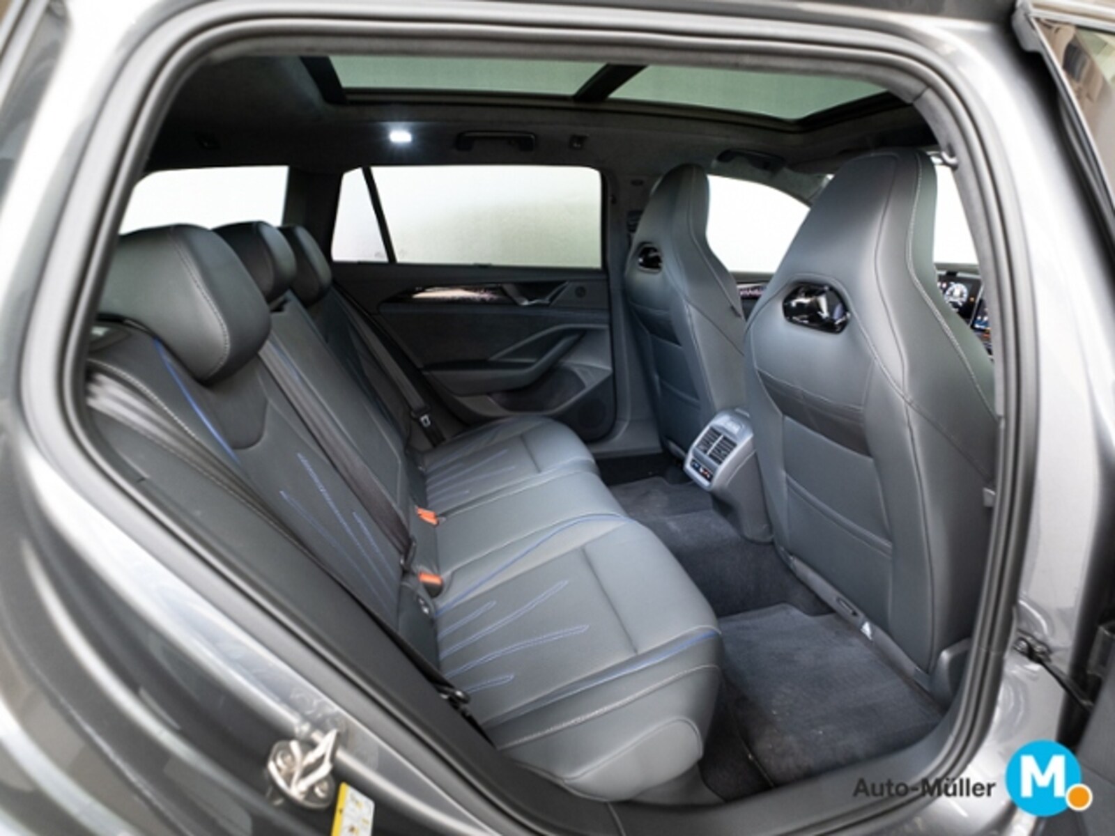 Volkswagen Passat – Bild 13